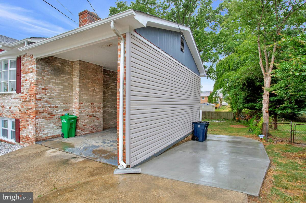 CRESTVIEW MANOR - Residential