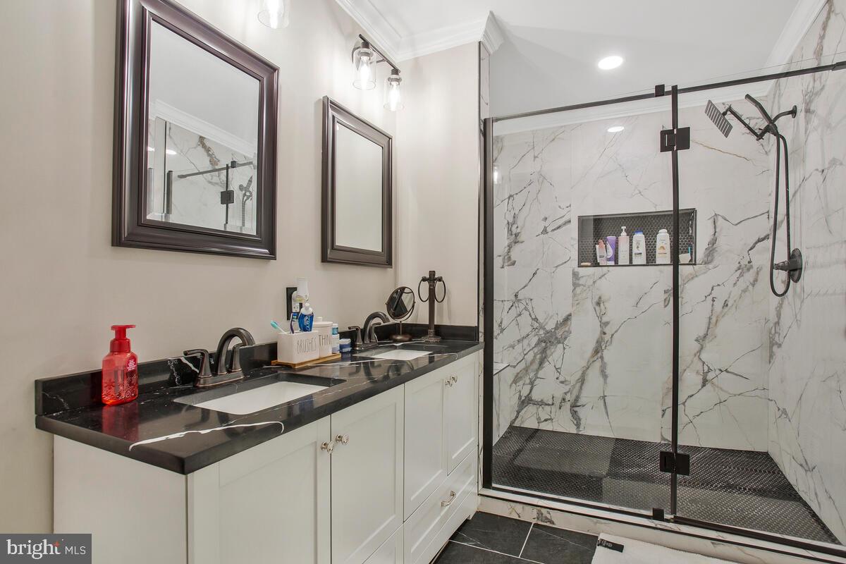 CRESTVIEW MANOR - Residential