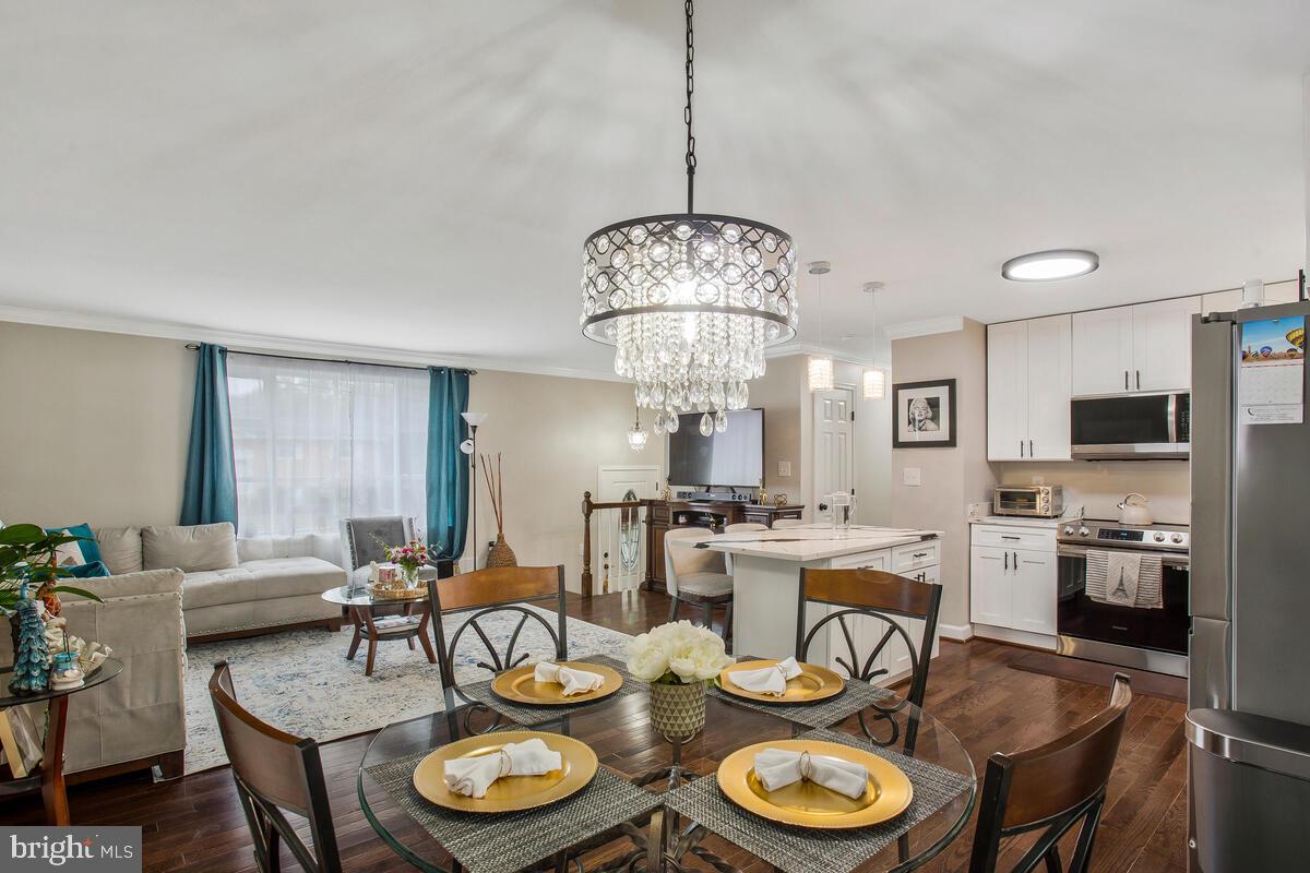 CRESTVIEW MANOR - Residential