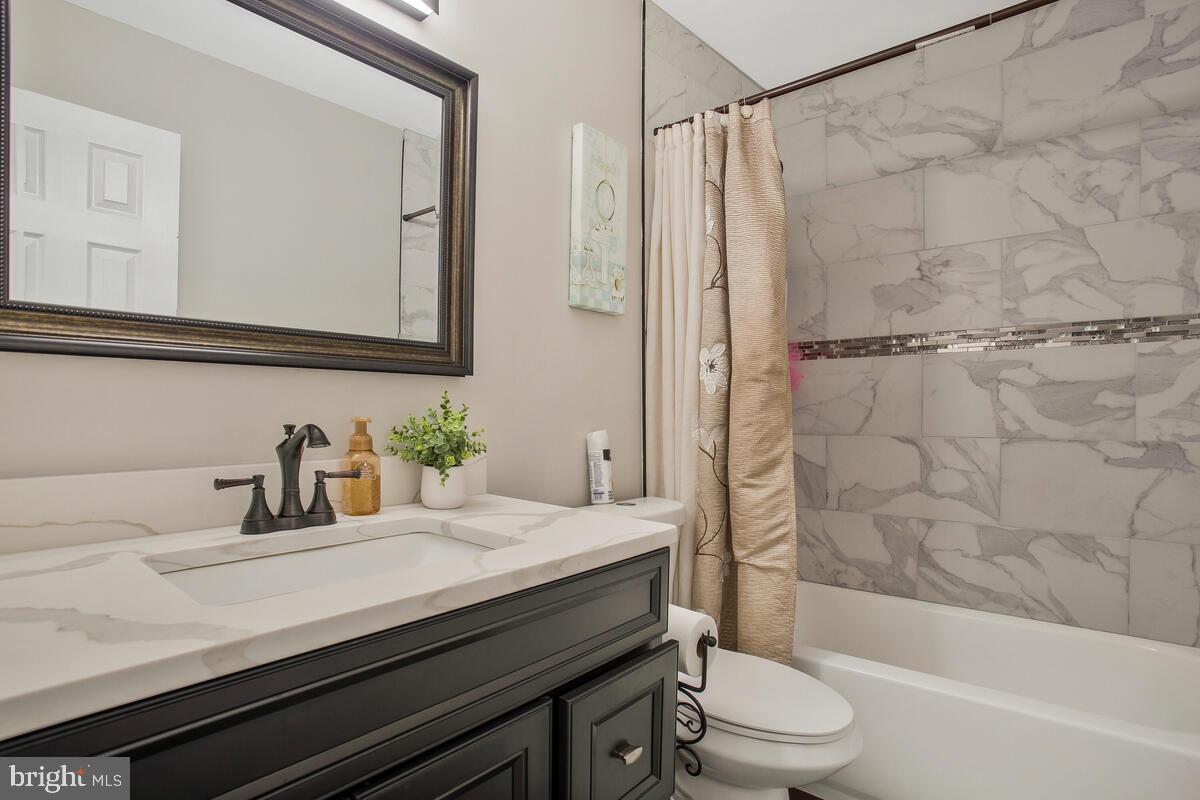 CRESTVIEW MANOR - Residential