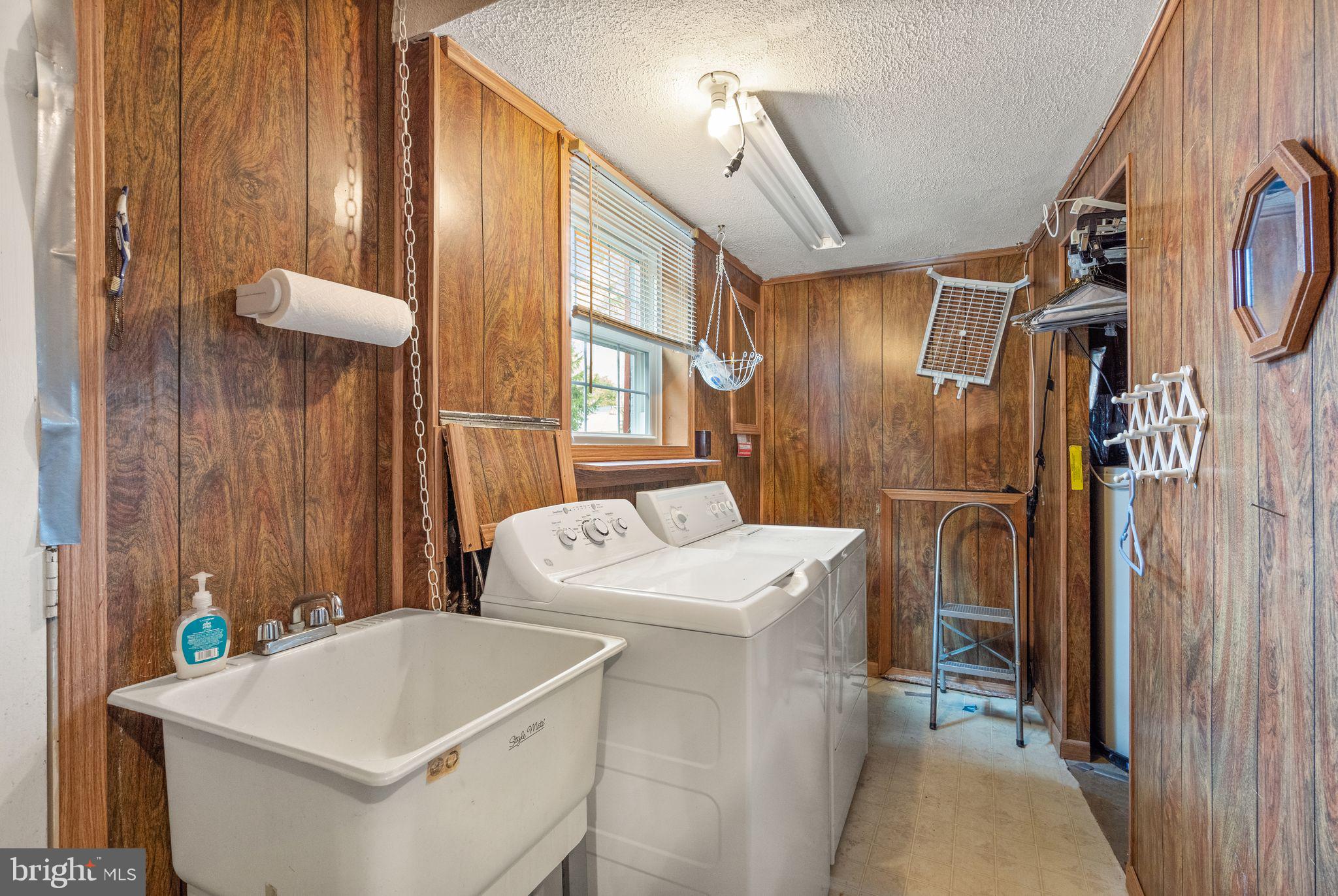 WARRENTON LAKES - Residential