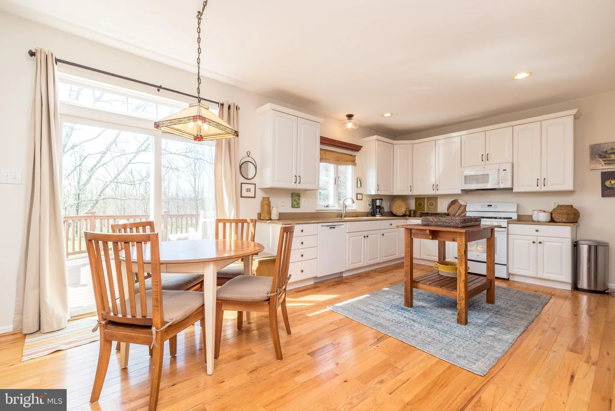 Doylestown, Pennsylvania 18902, United States, 4 Bedrooms Bedrooms, ,3 BathroomsBathrooms,Residential,Pending,100240