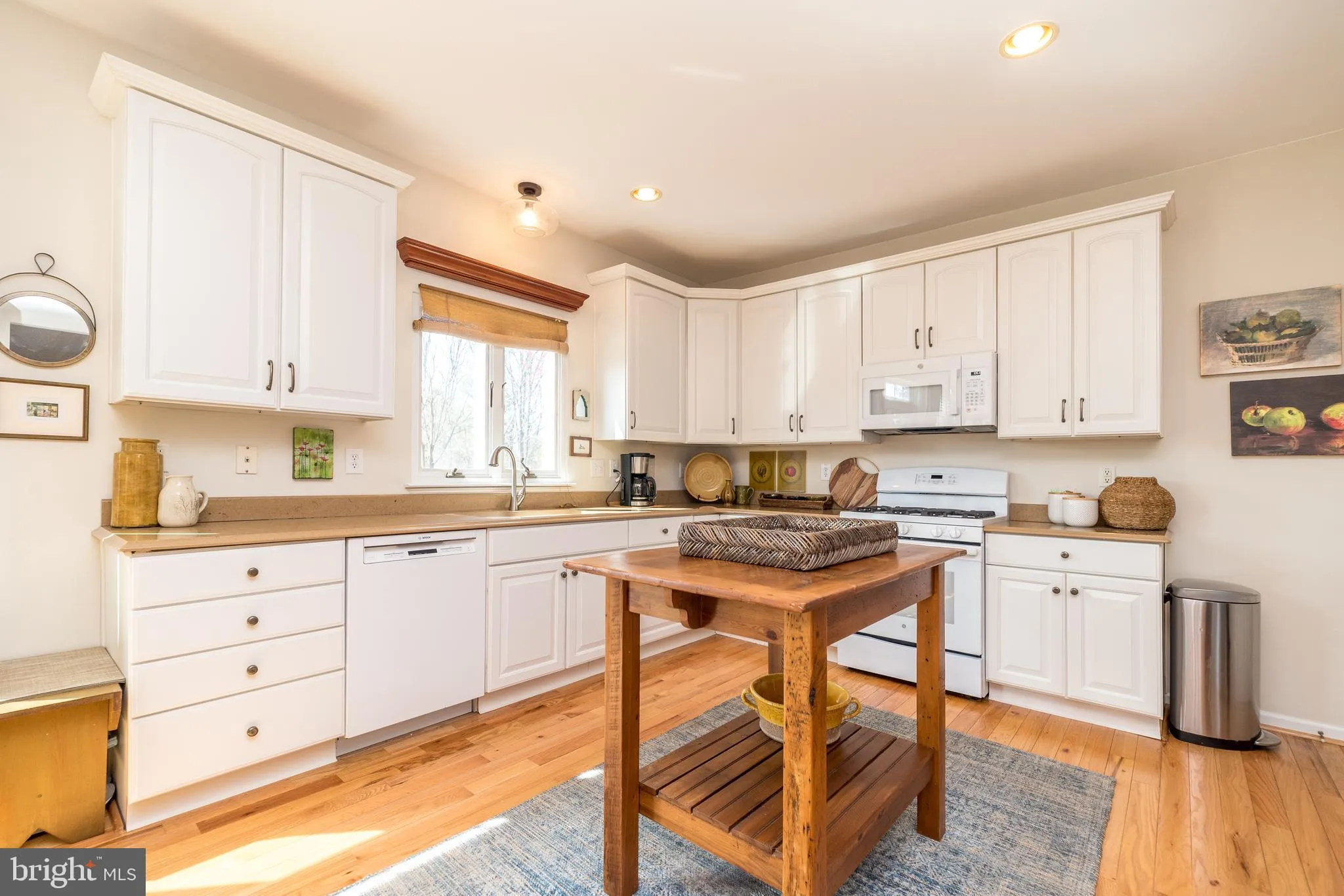 Doylestown, Pennsylvania 18902, United States, 4 Bedrooms Bedrooms, ,3 BathroomsBathrooms,Residential,Pending,100240