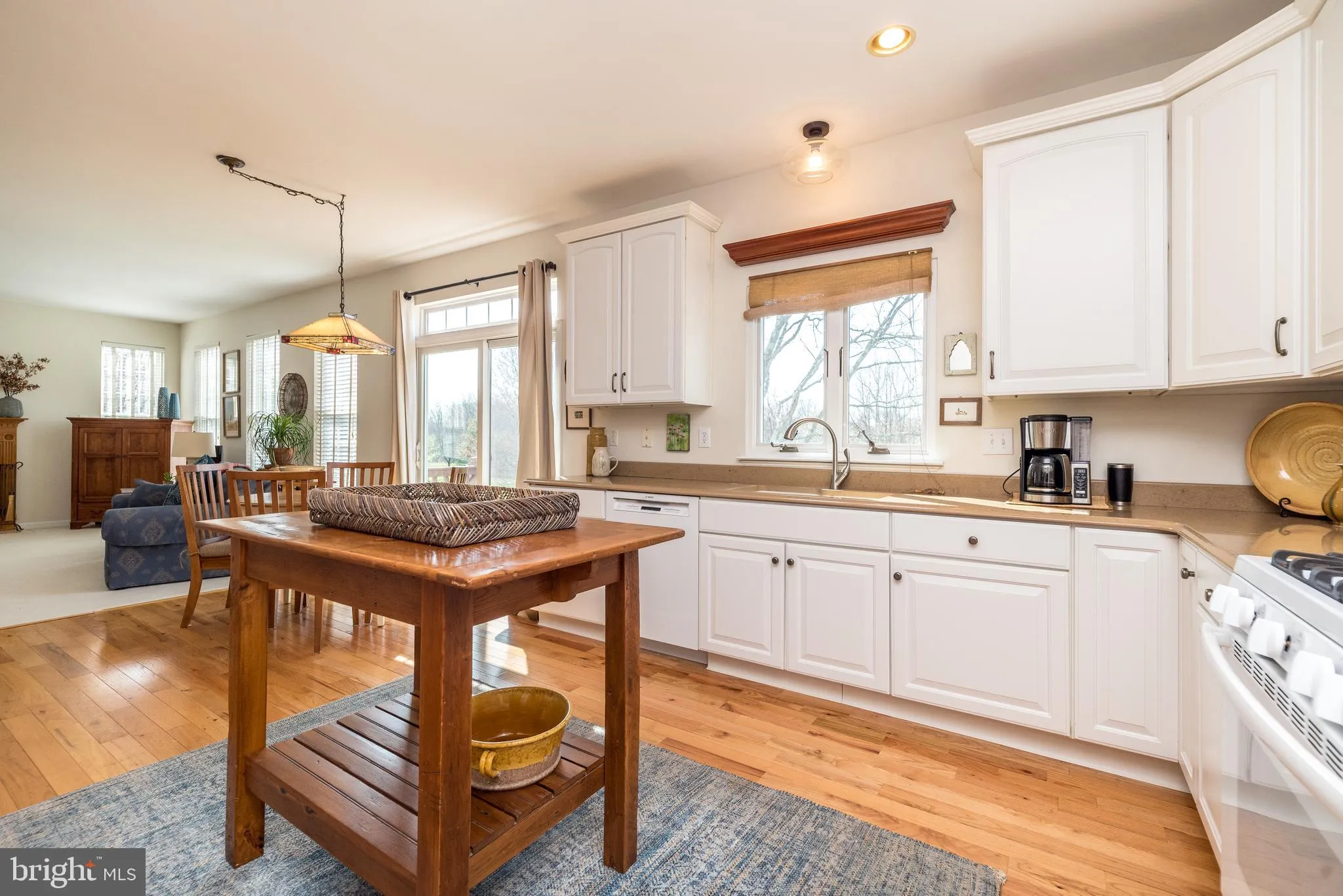 Doylestown, Pennsylvania 18902, United States, 4 Bedrooms Bedrooms, ,3 BathroomsBathrooms,Residential,Pending,100240