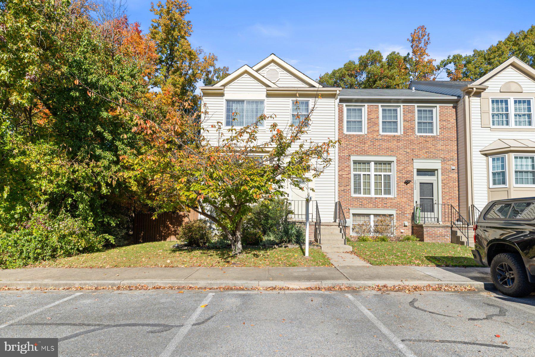 1014 CHESTNUT HAVEN COURT