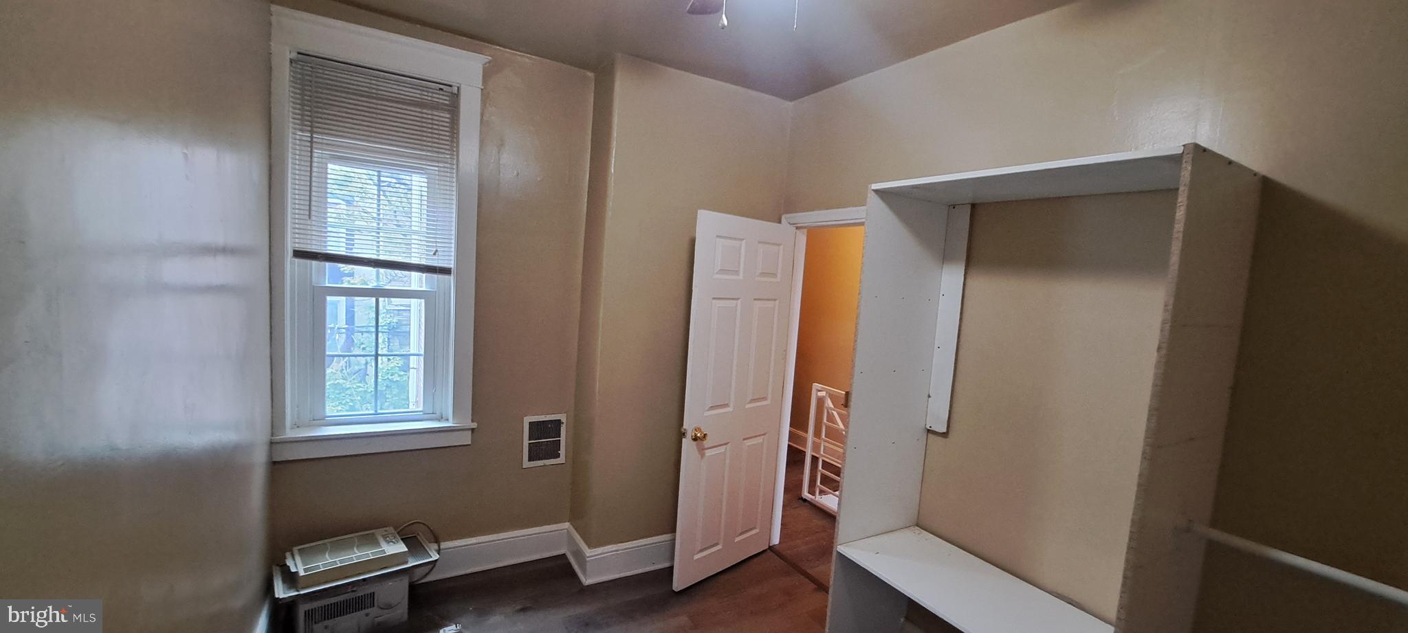 KENSINGTON - Residential