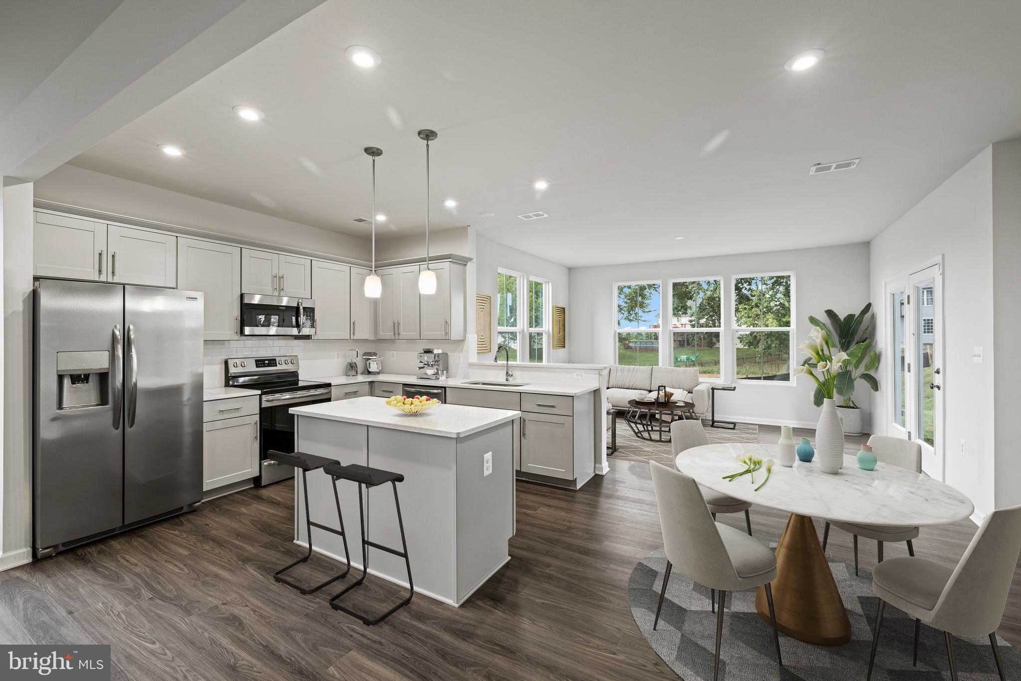 PRESIDENTS POINTE - Residential