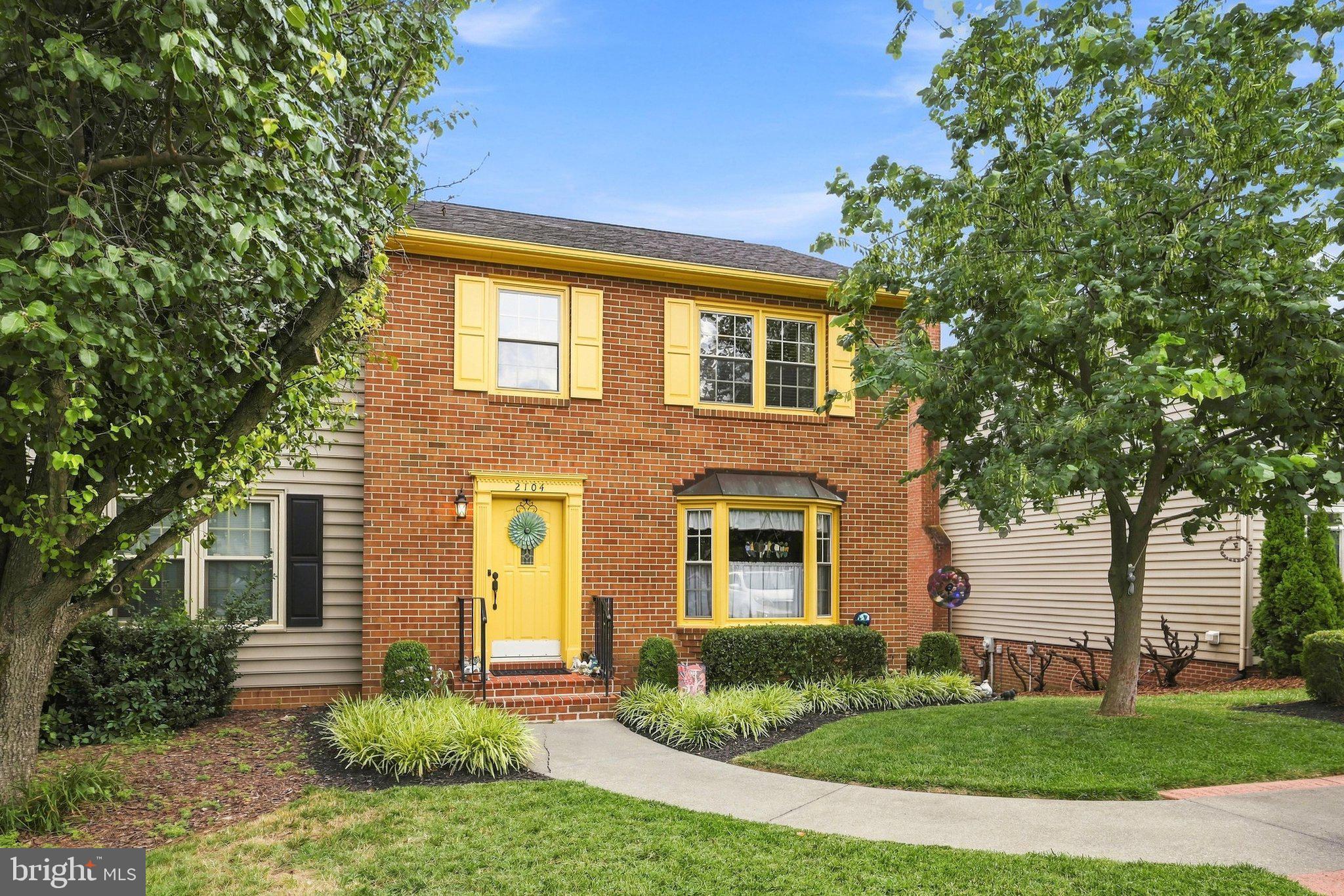 2104 STONELEIGH DRIVE
