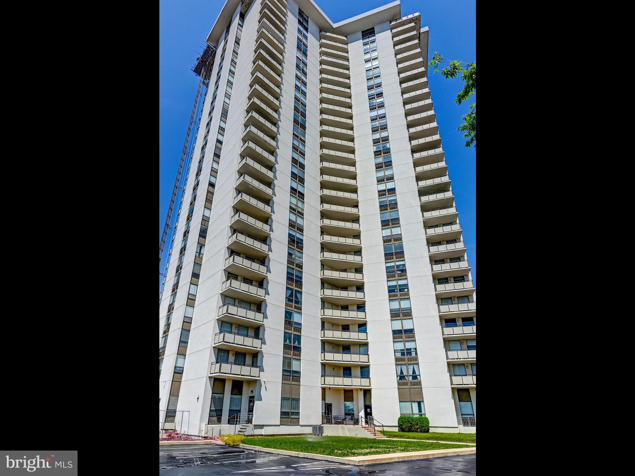 THE RIDGELY - Residential Lease