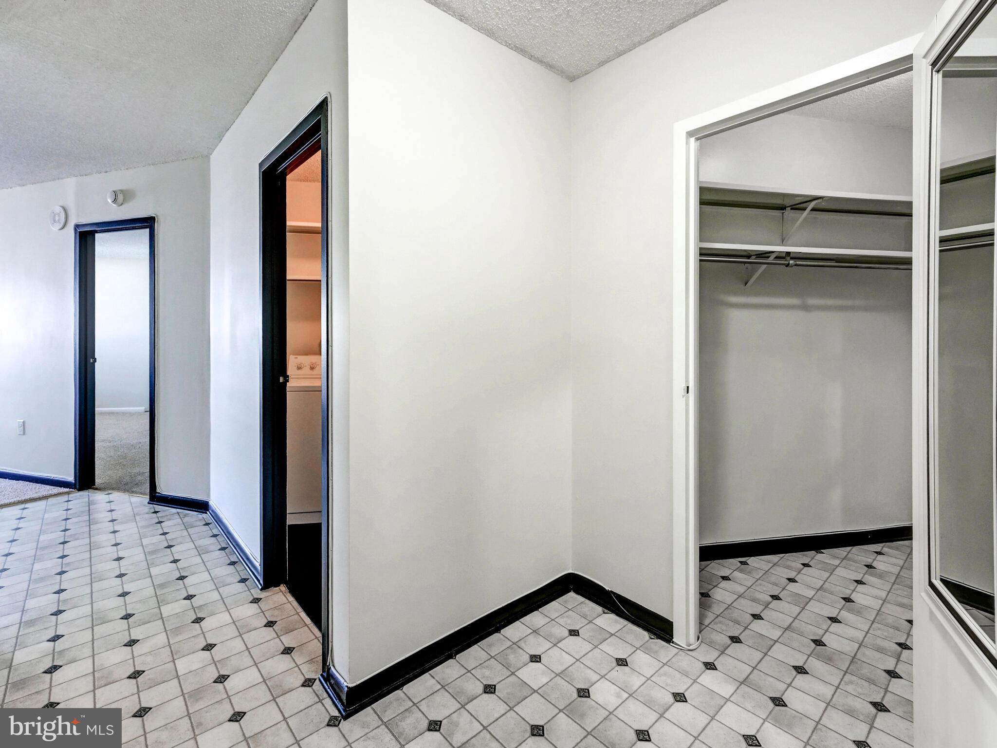 THE RIDGELY - Residential Lease