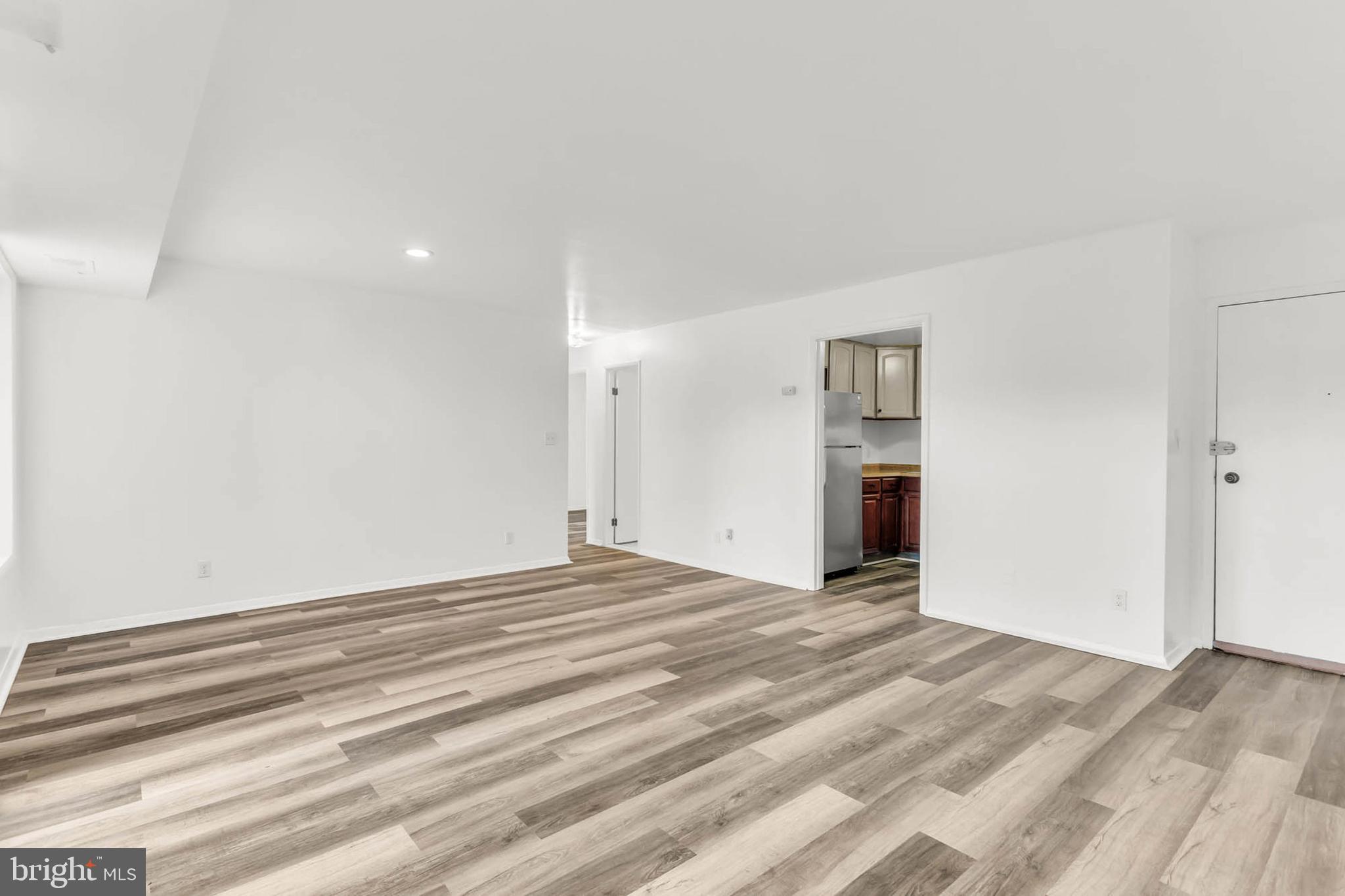 VILLAGE OF WILDE LAKE - Residential