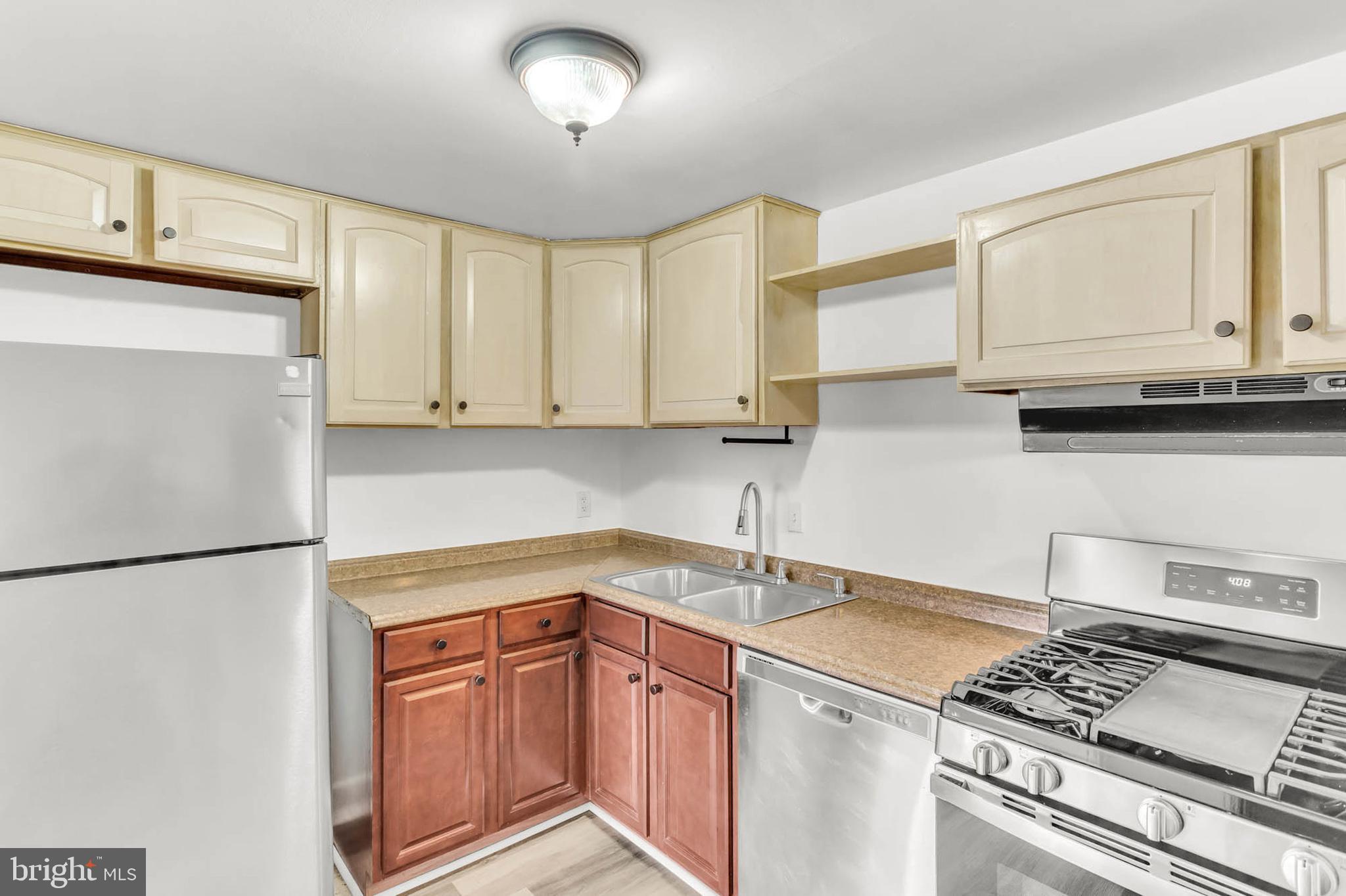 VILLAGE OF WILDE LAKE - Residential