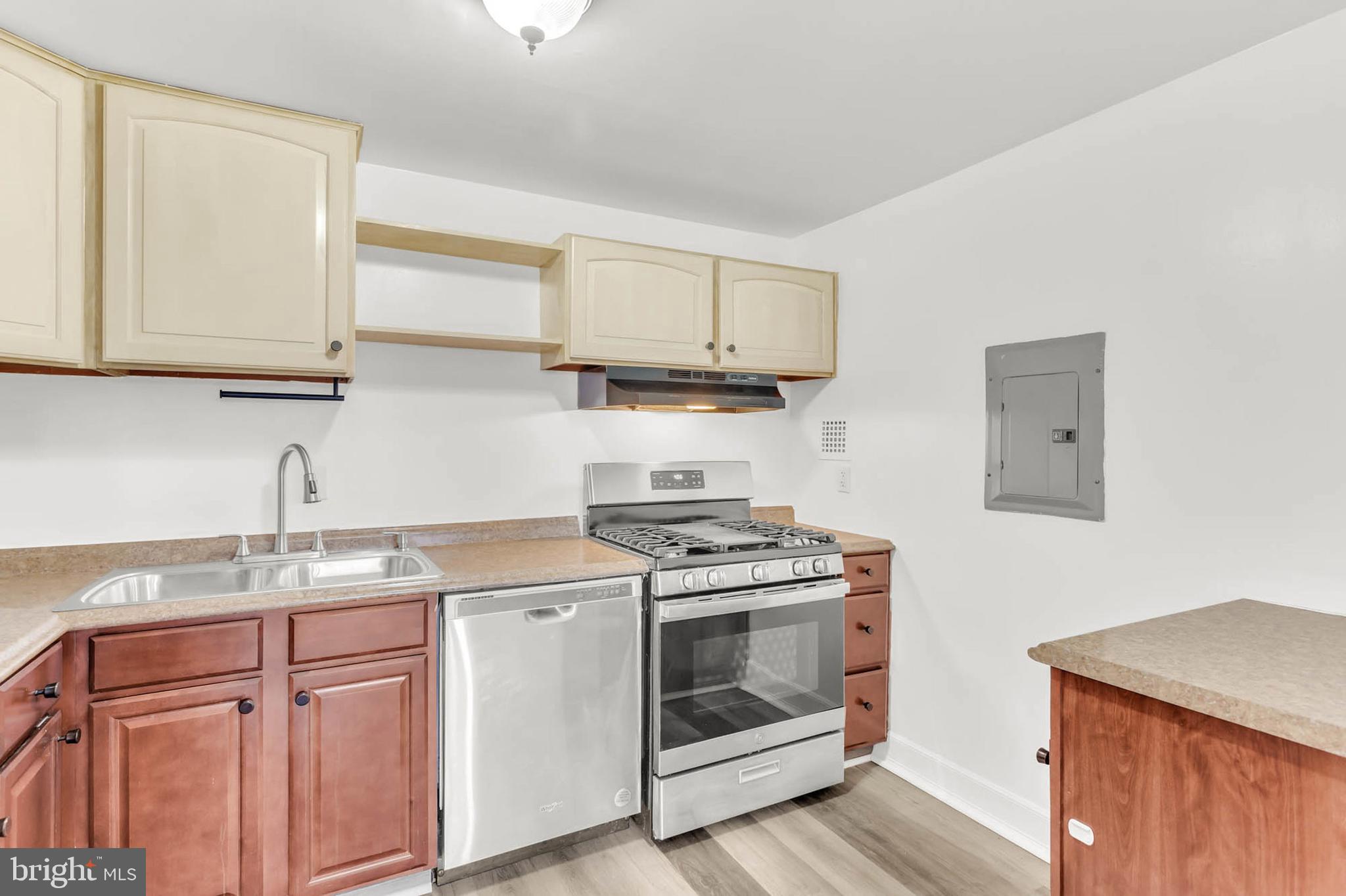 VILLAGE OF WILDE LAKE - Residential