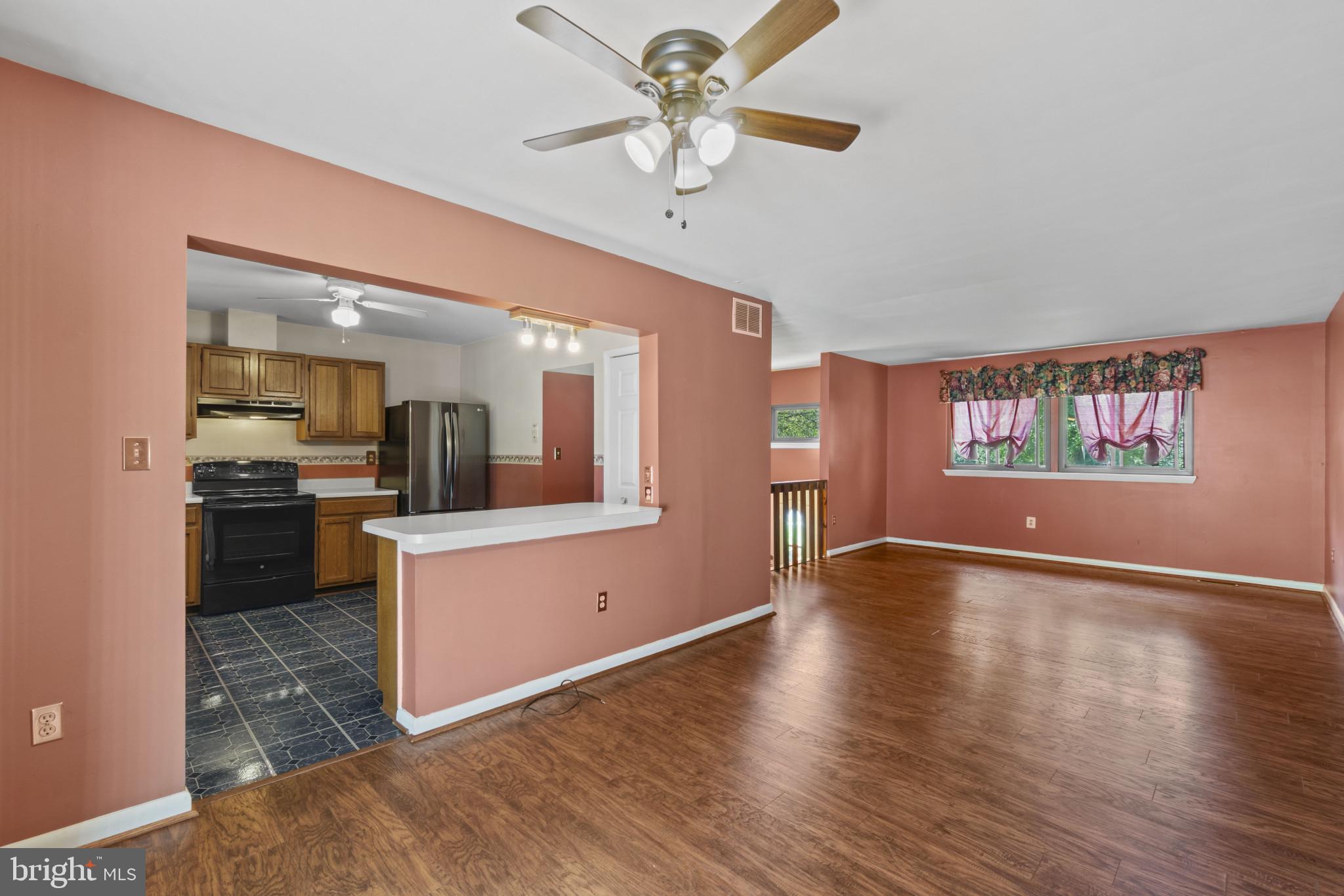 DIVIDING CREEK KNOLLS - Residential