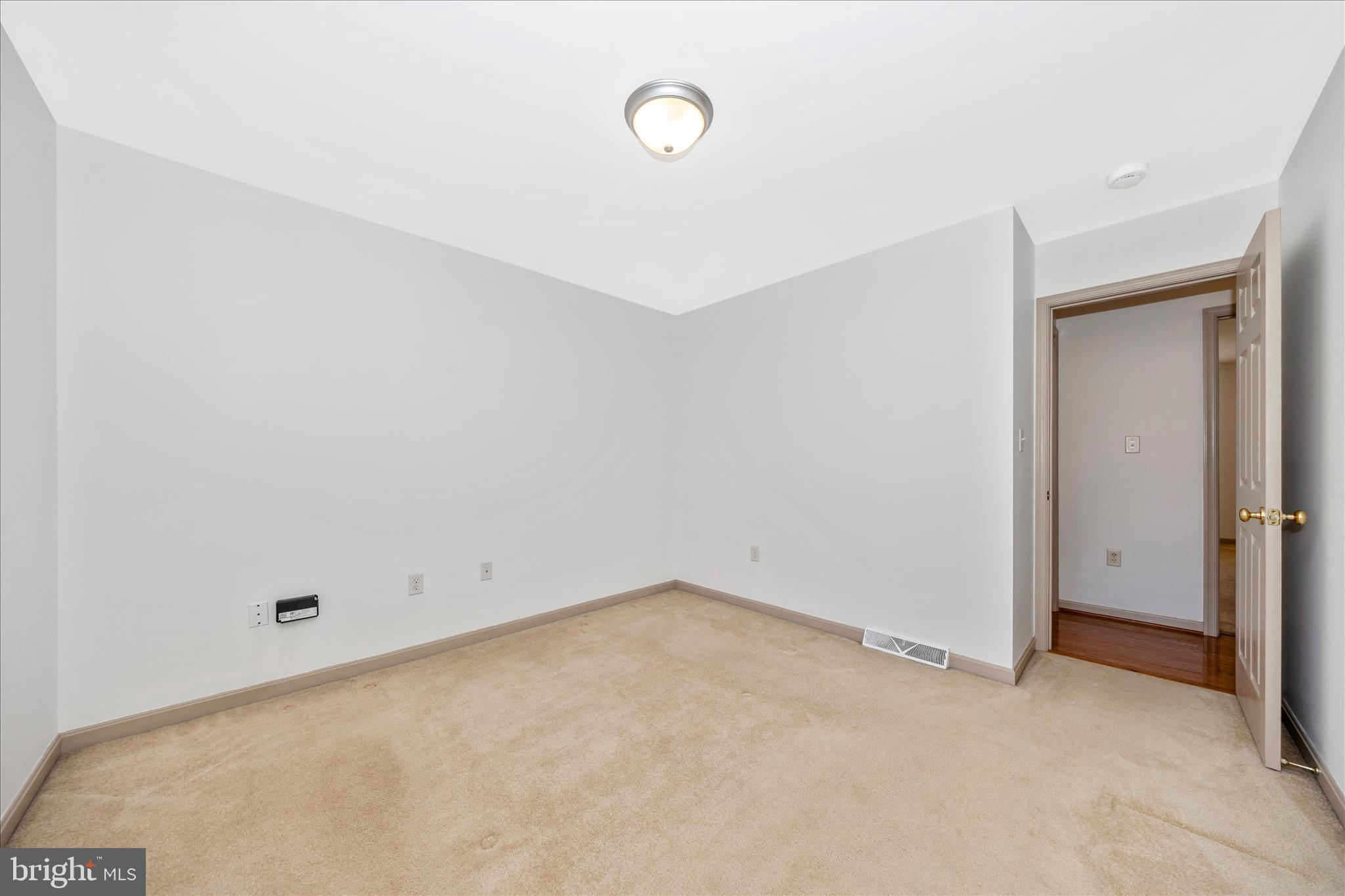 COLONIAL PARK EAST - Residential