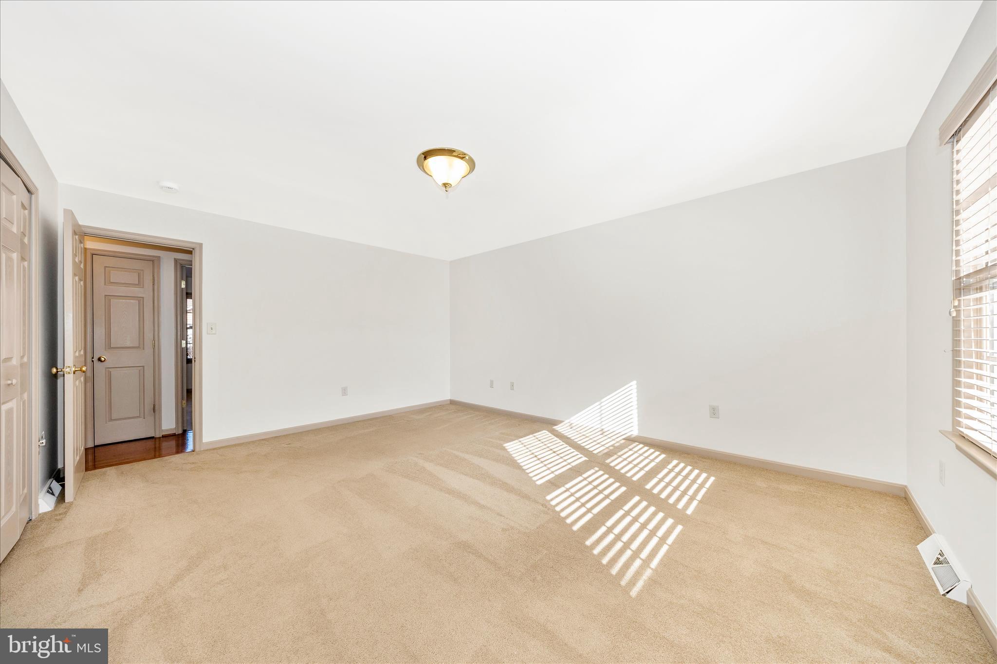 COLONIAL PARK EAST - Residential