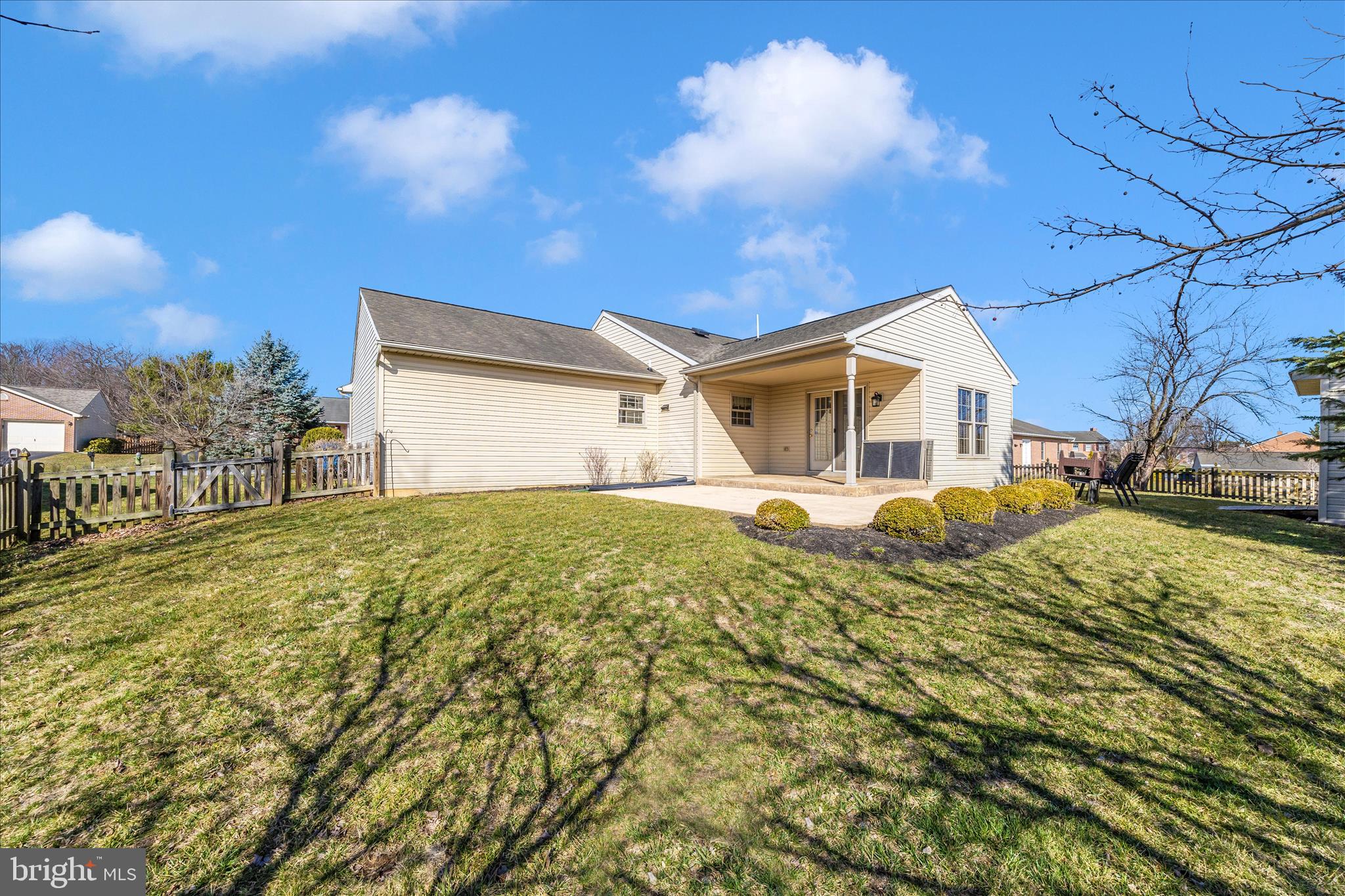 COLONIAL PARK EAST - Residential