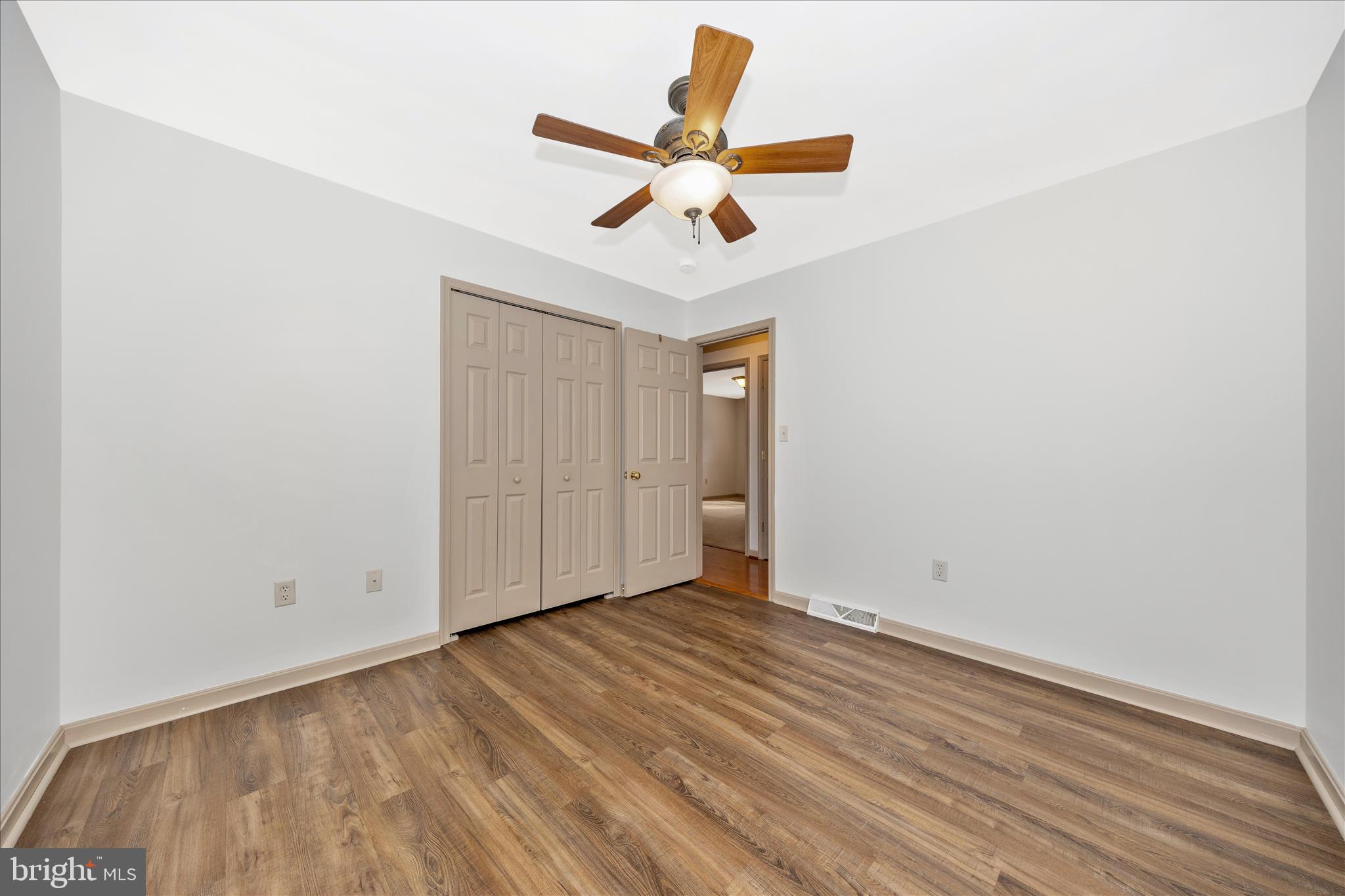 COLONIAL PARK EAST - Residential