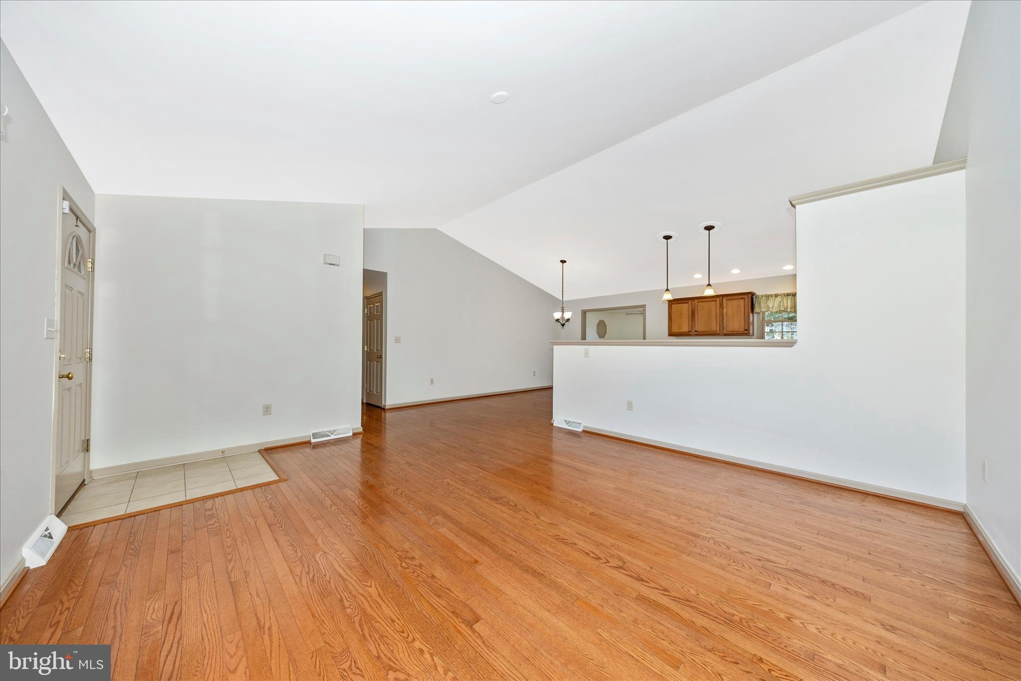 COLONIAL PARK EAST - Residential