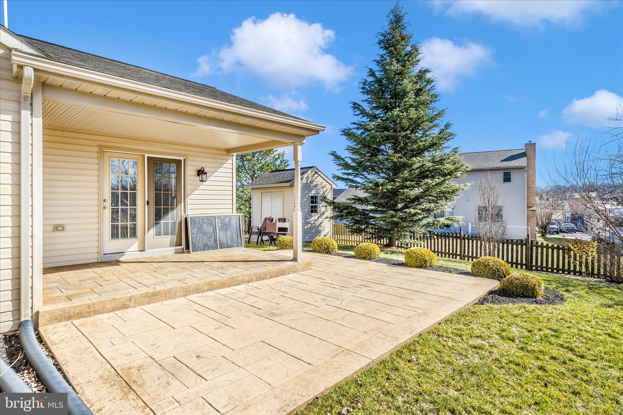 COLONIAL PARK EAST - Residential