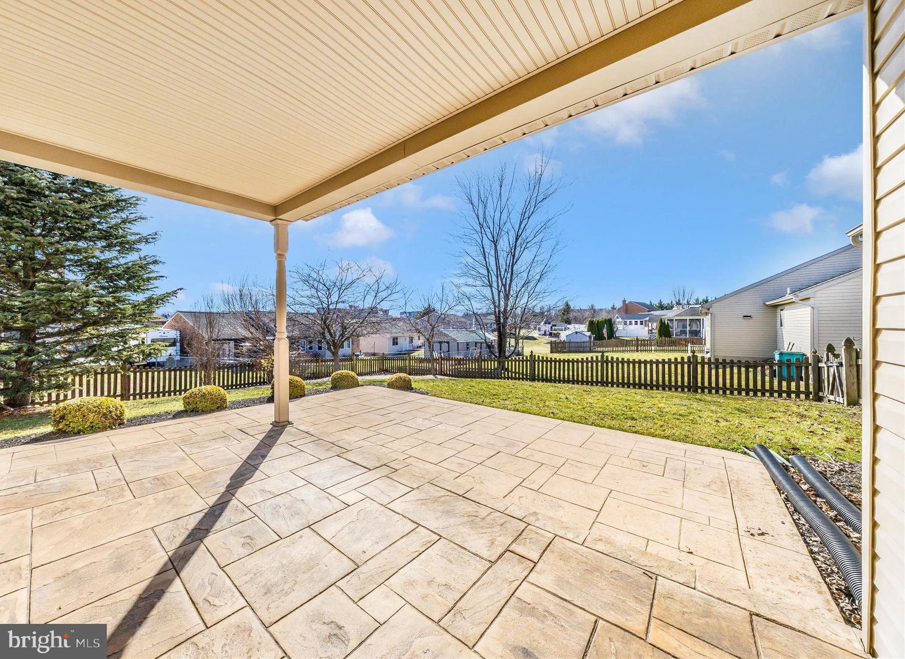 COLONIAL PARK EAST - Residential