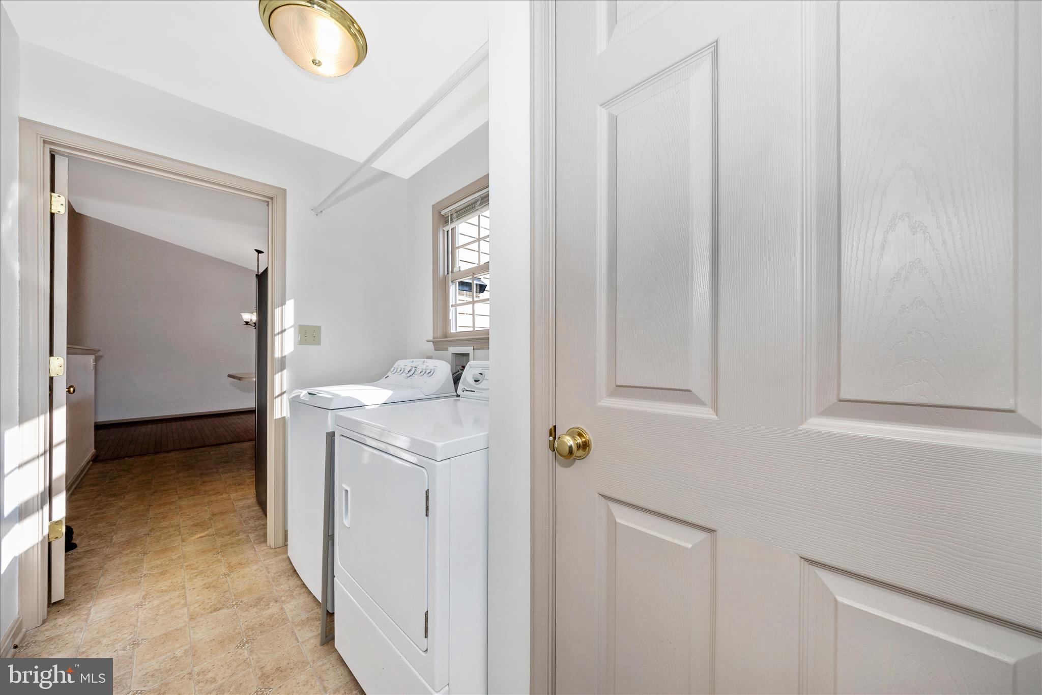 COLONIAL PARK EAST - Residential