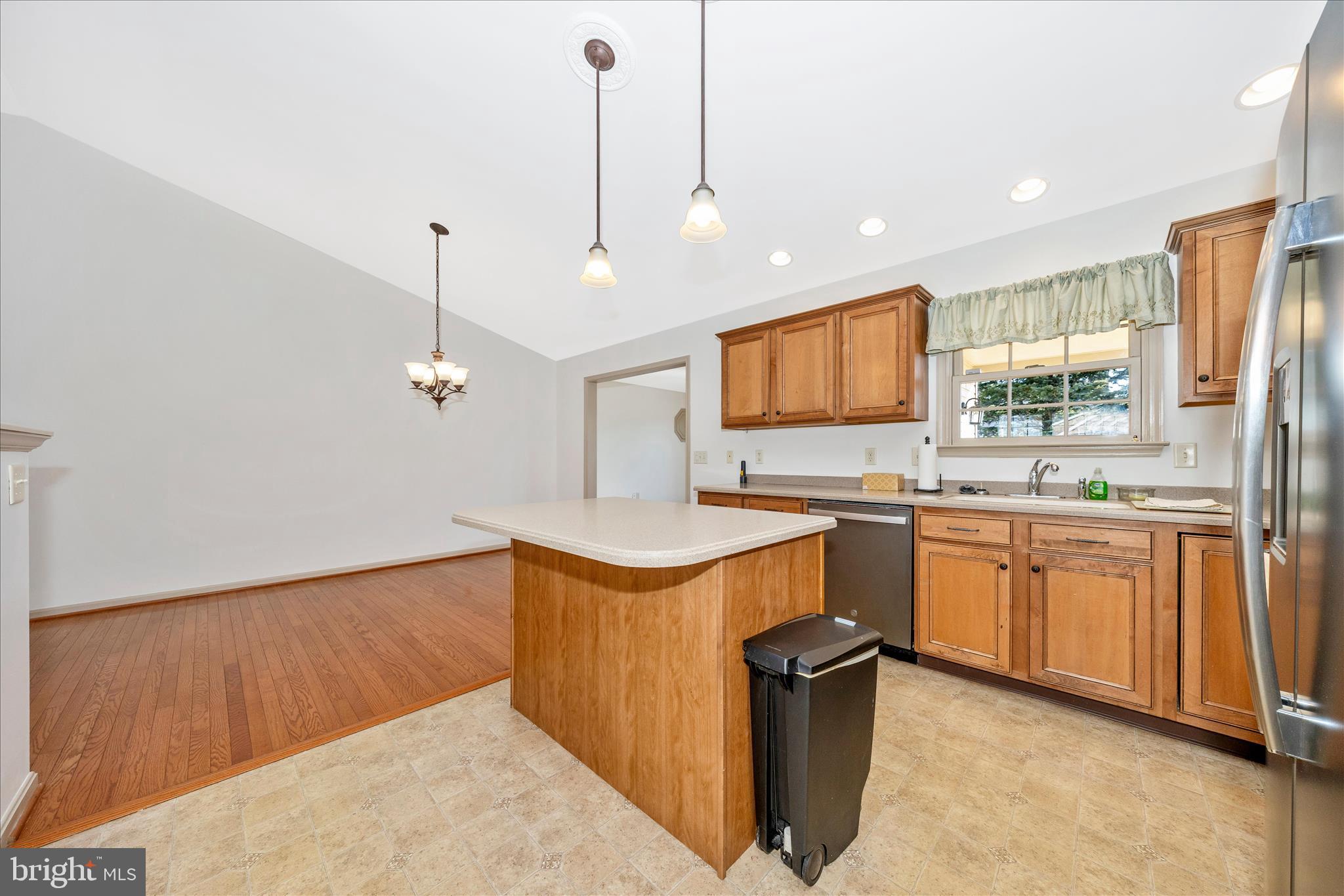 COLONIAL PARK EAST - Residential