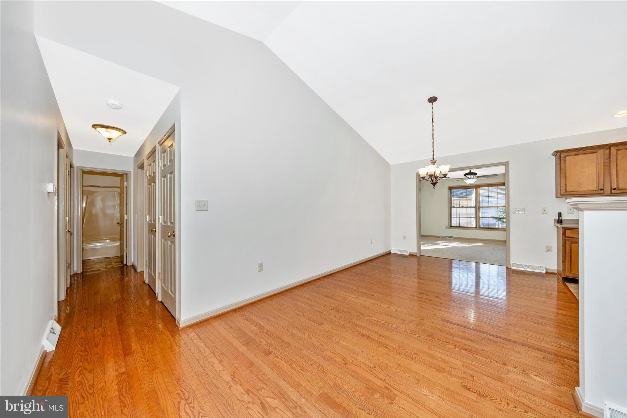 COLONIAL PARK EAST - Residential