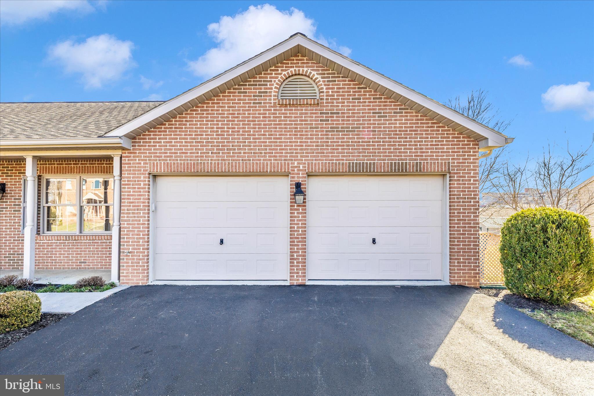 COLONIAL PARK EAST - Residential