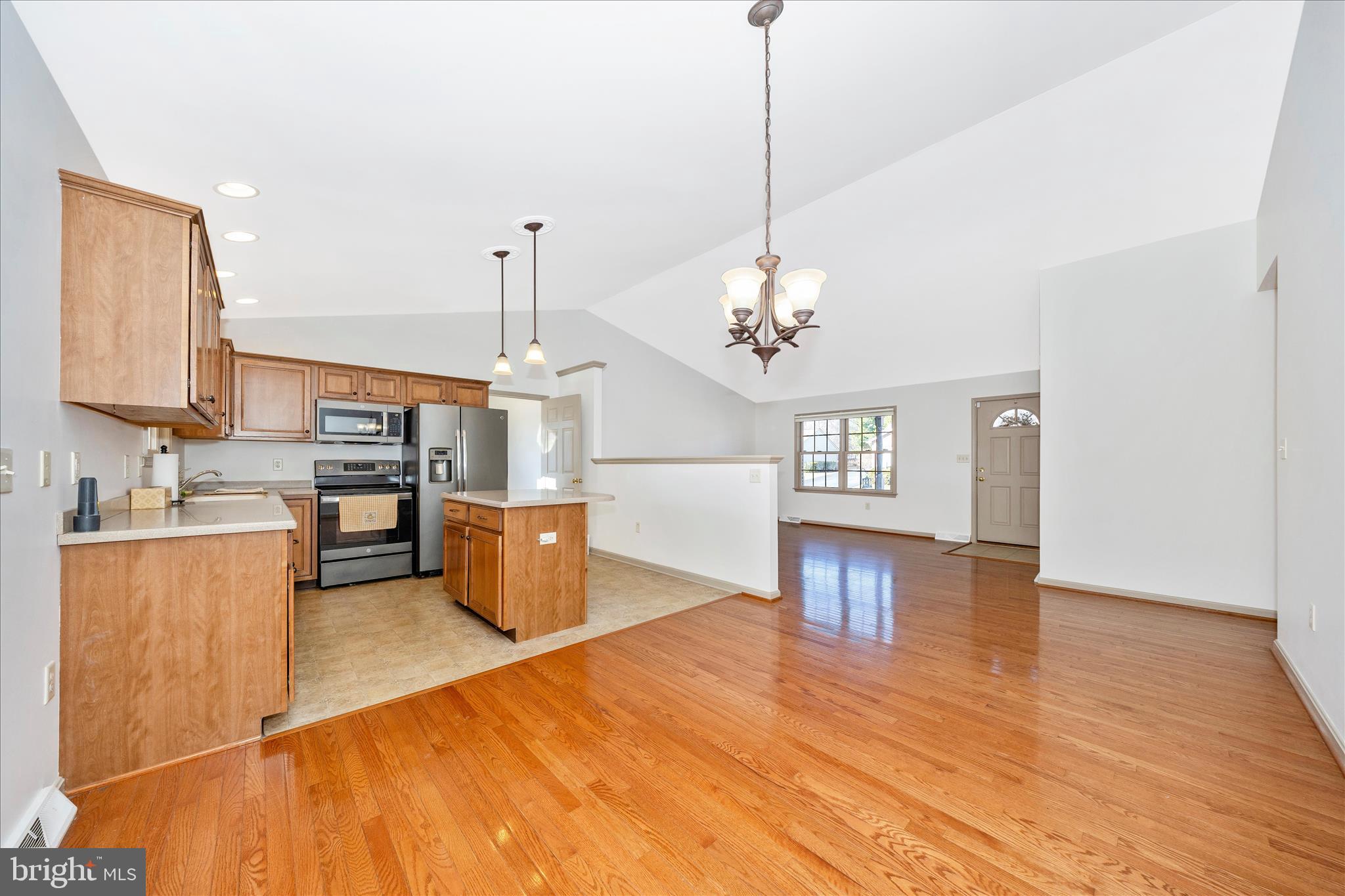 COLONIAL PARK EAST - Residential