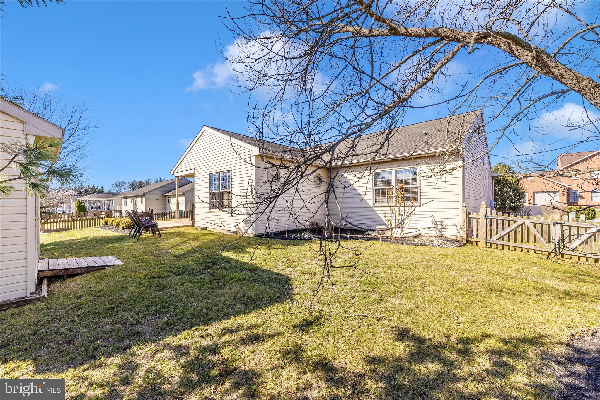 COLONIAL PARK EAST - Residential