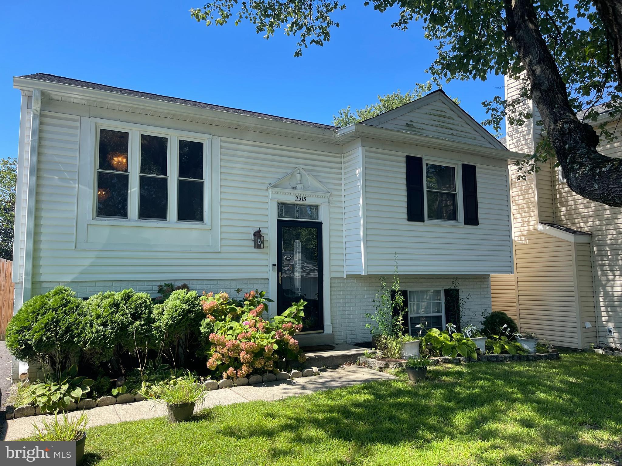 CROFTON VILLAGE - Residential Lease