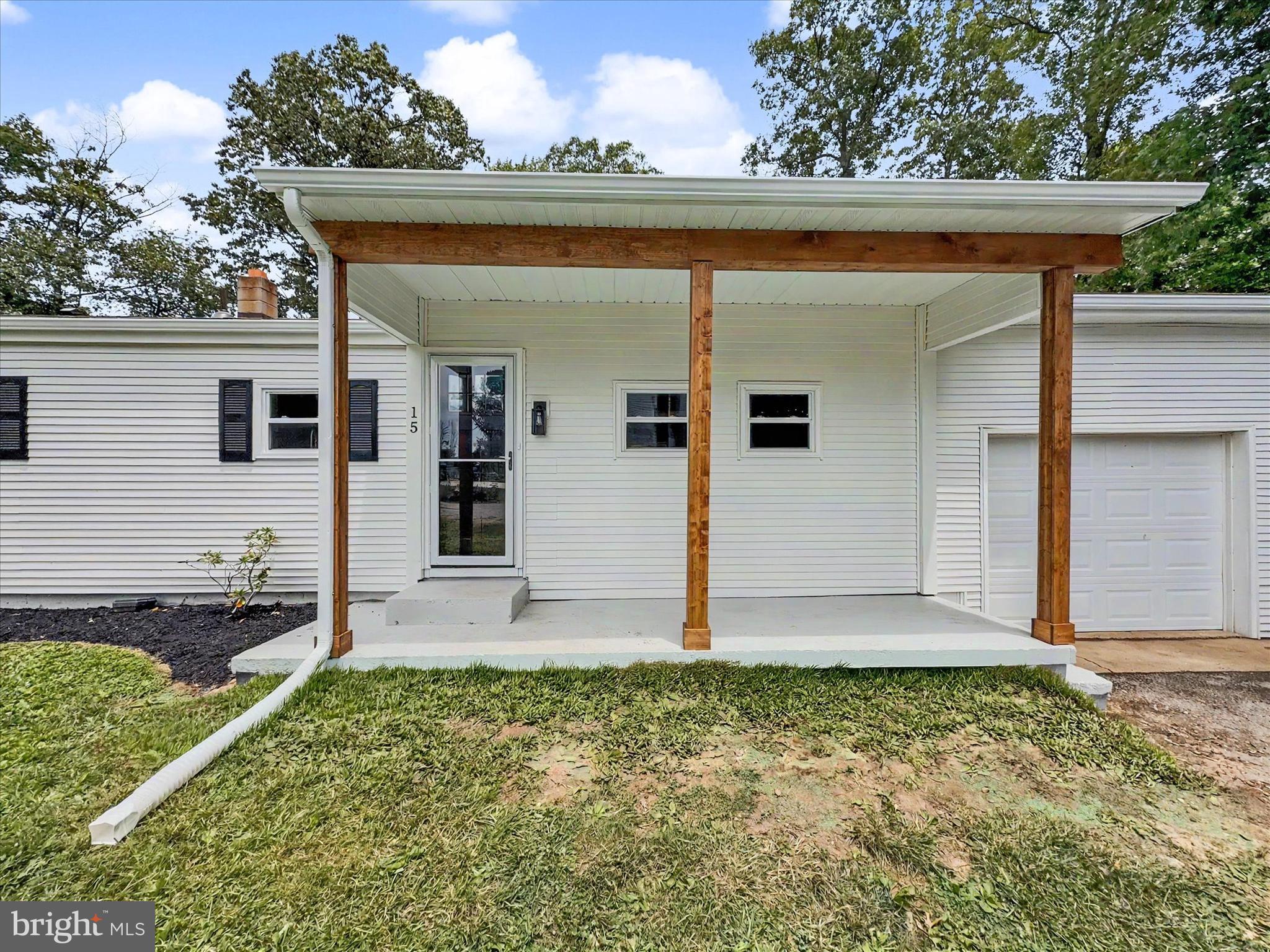 15 FOUNDRY ROAD
