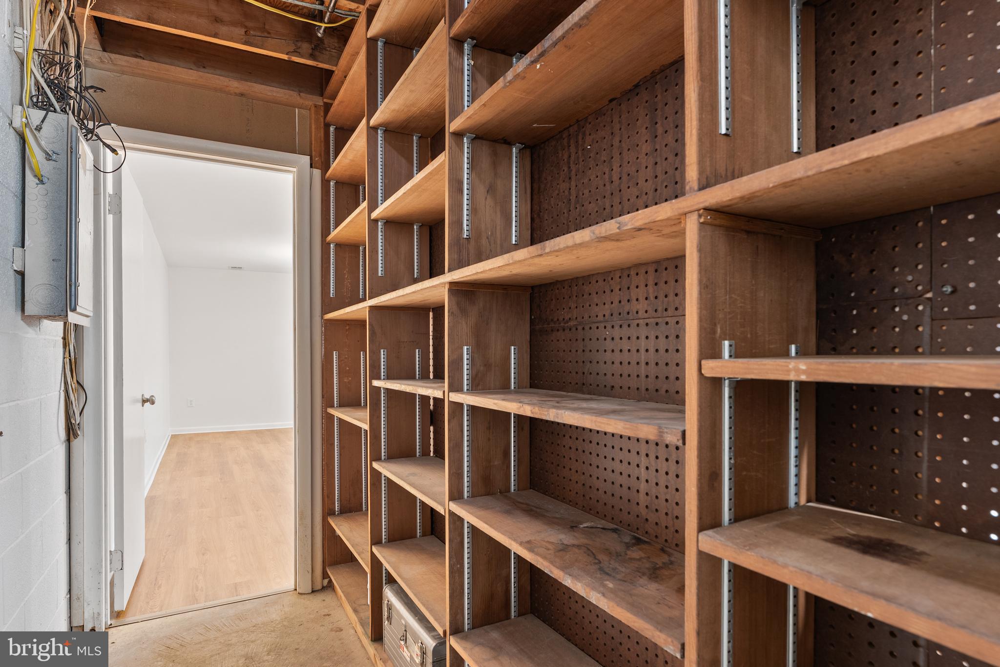 REGENCY ESTATES - Residential Lease