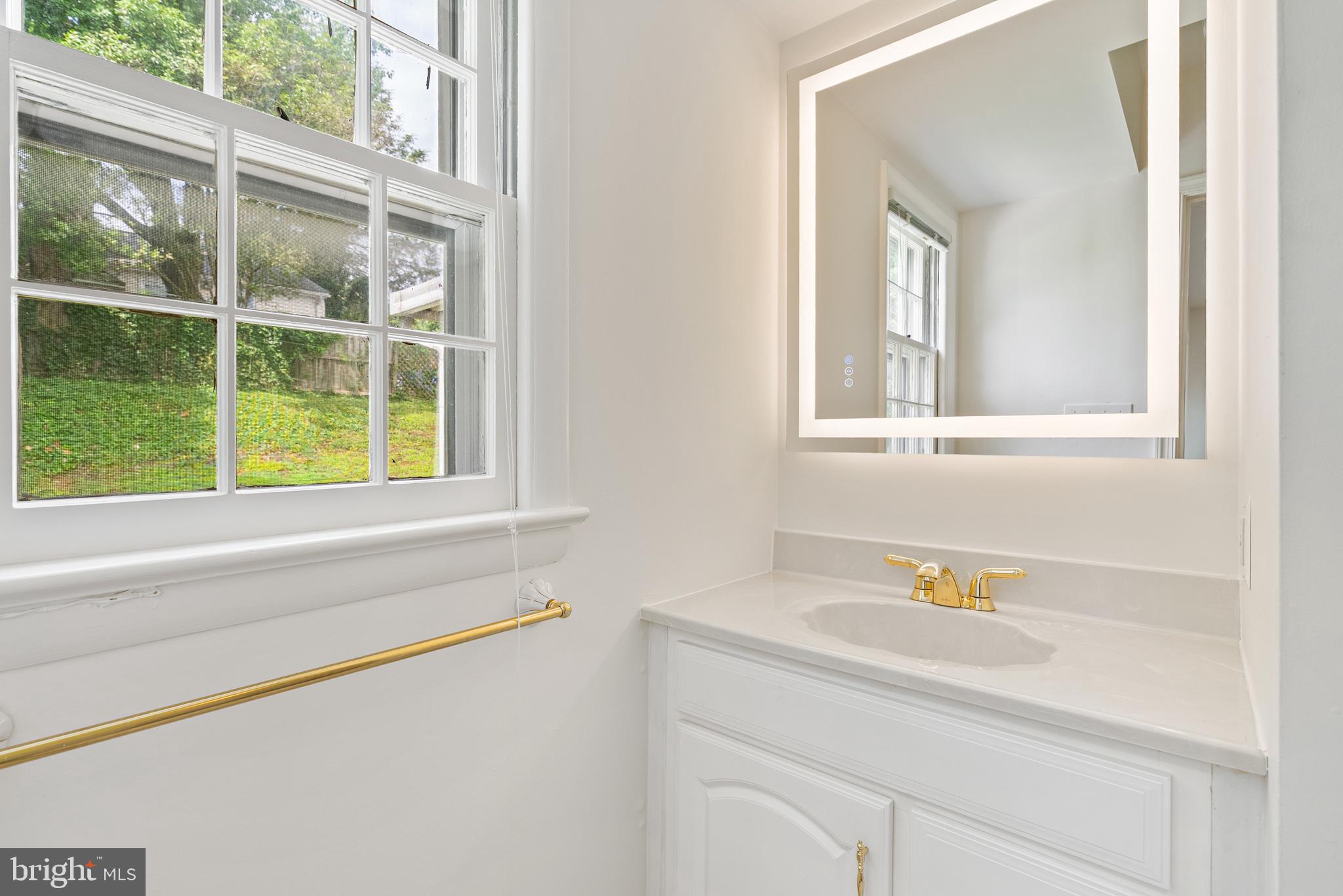 REGENCY ESTATES - Residential Lease