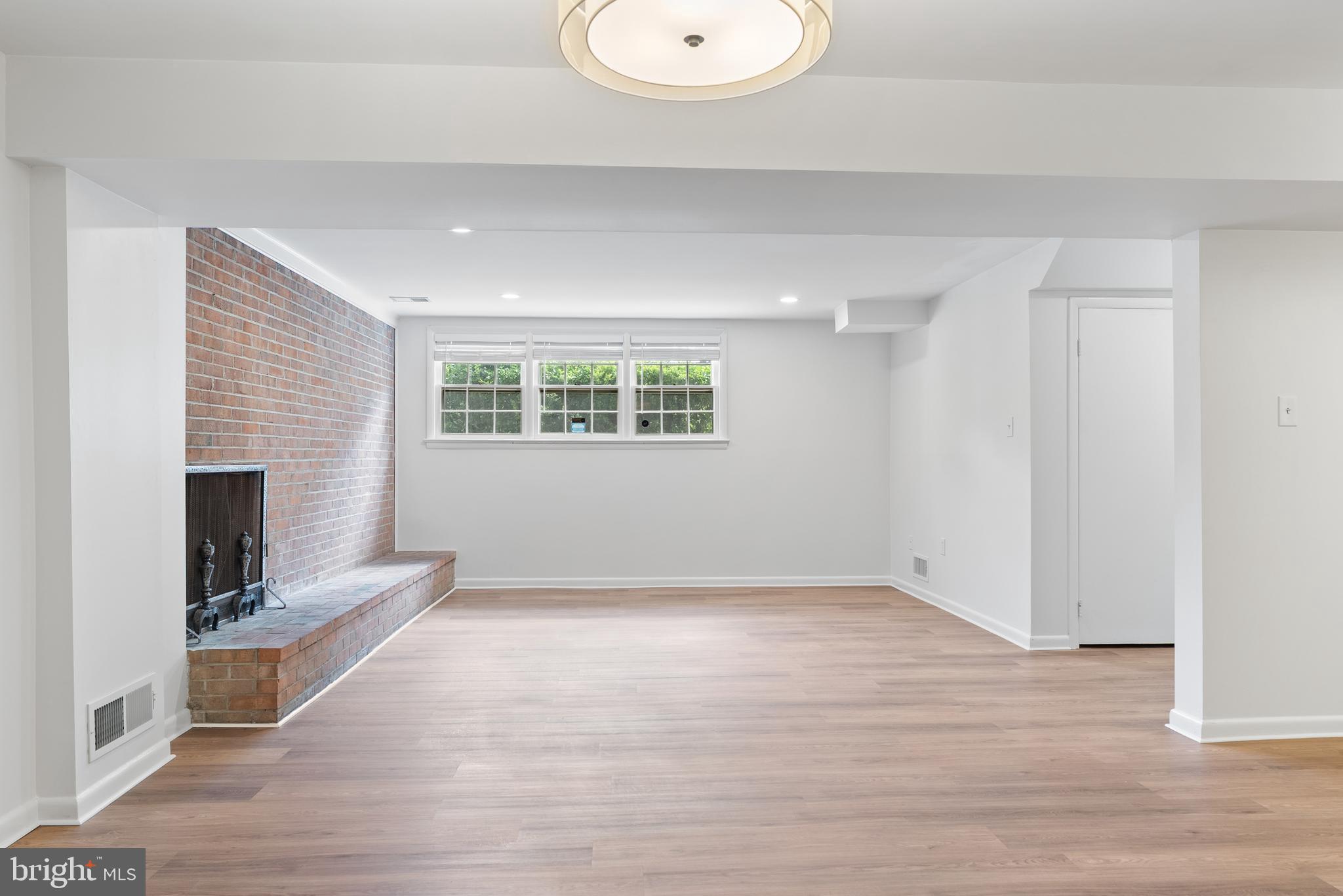 REGENCY ESTATES - Residential Lease