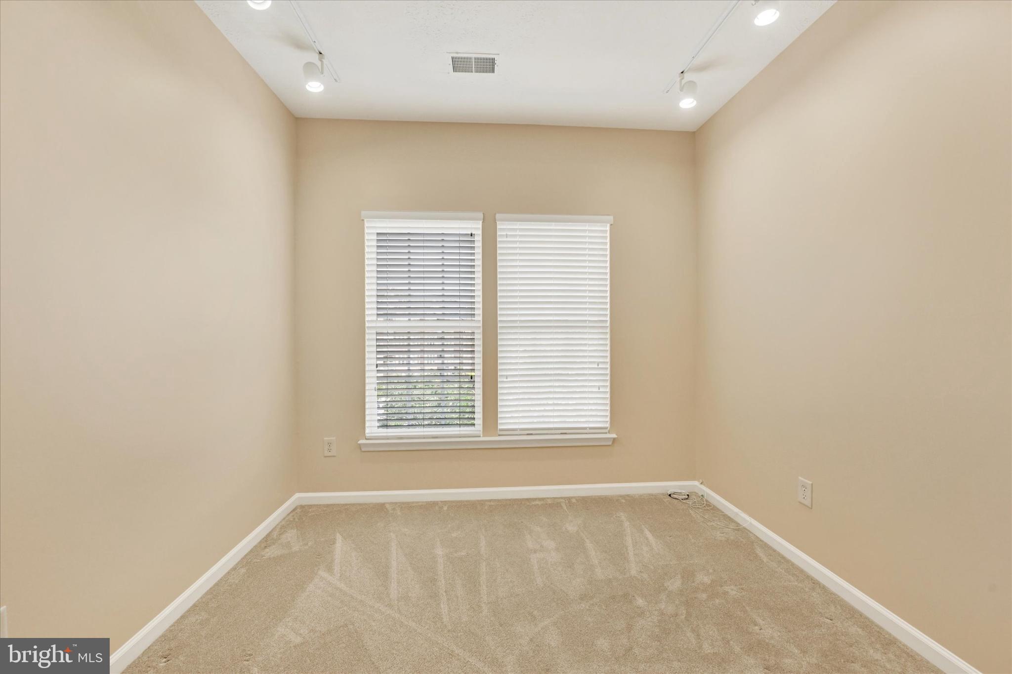 WINDSOR AT PERRY HALL FARMS - Residential