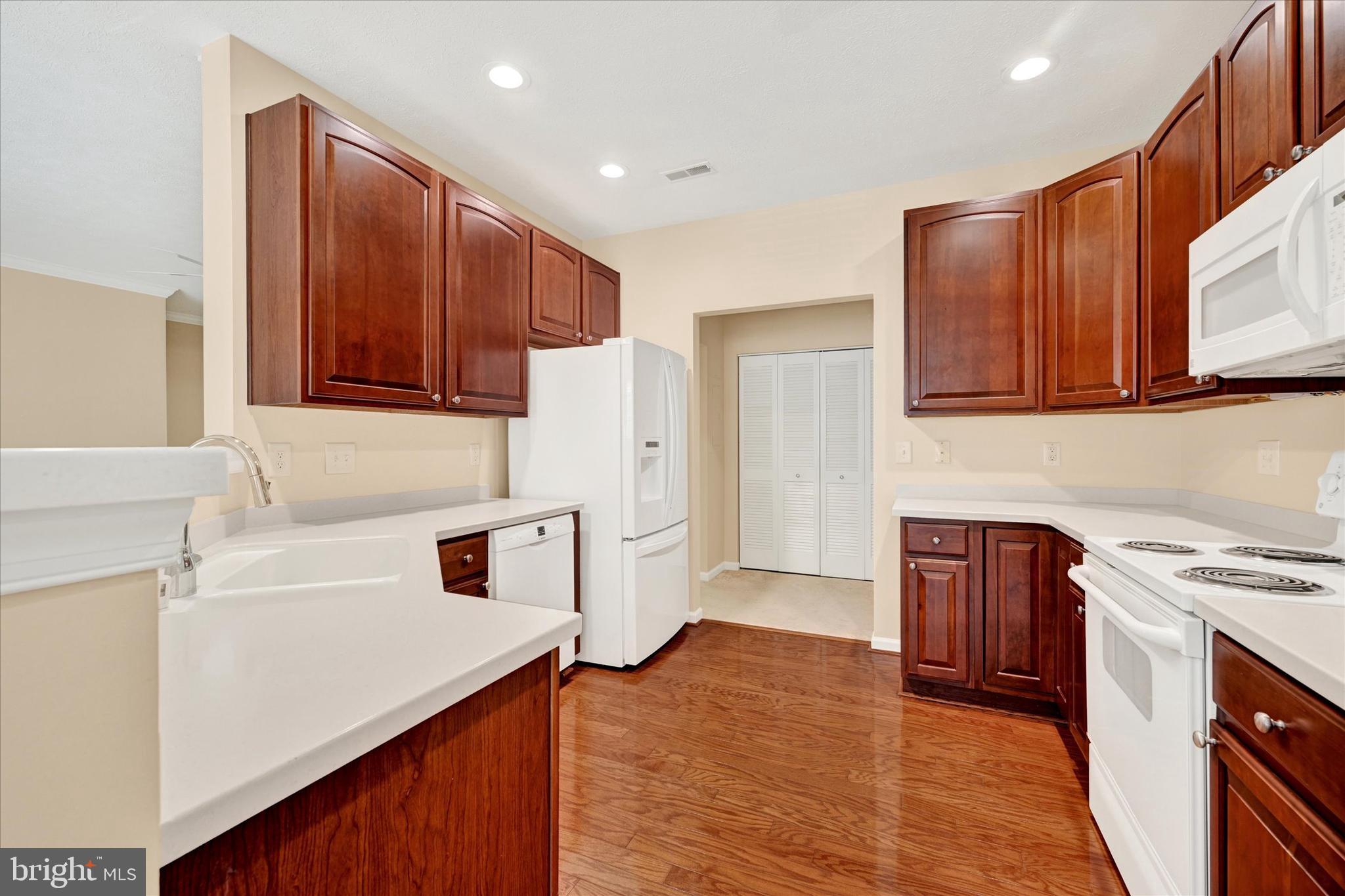 WINDSOR AT PERRY HALL FARMS - Residential