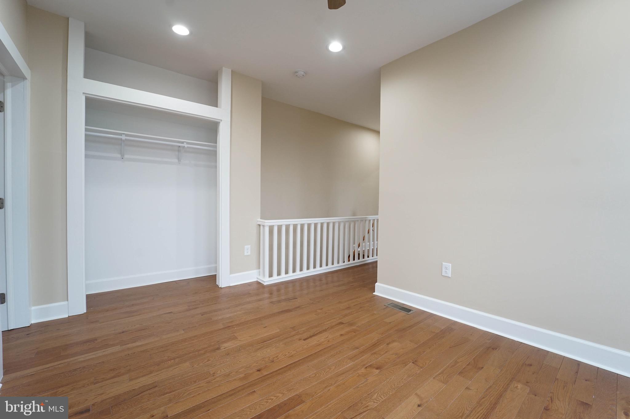 ELWOOD PARK - Residential