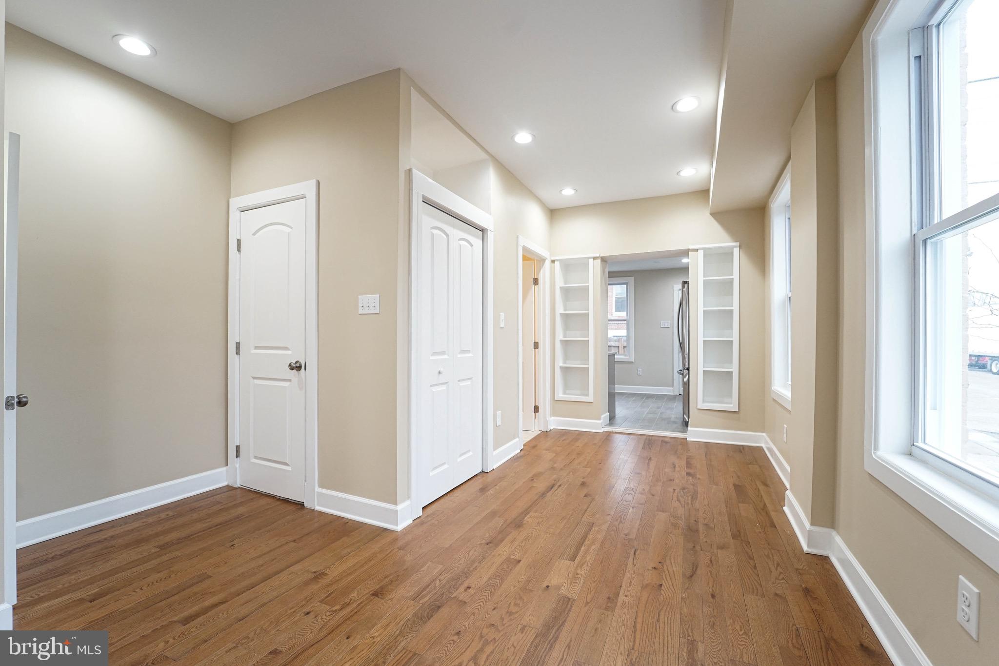 3042 E MONUMENT STREET