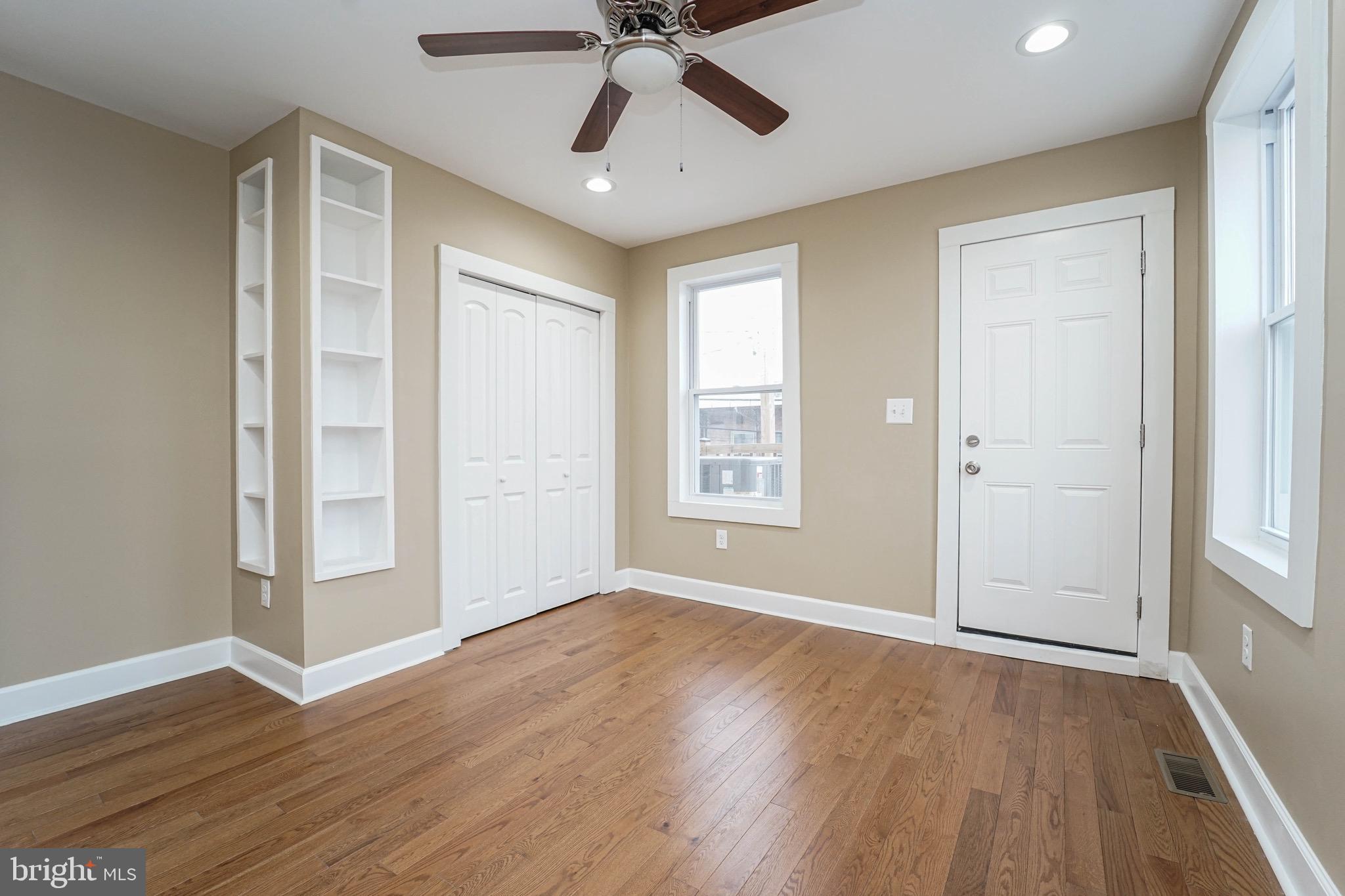 ELWOOD PARK - Residential