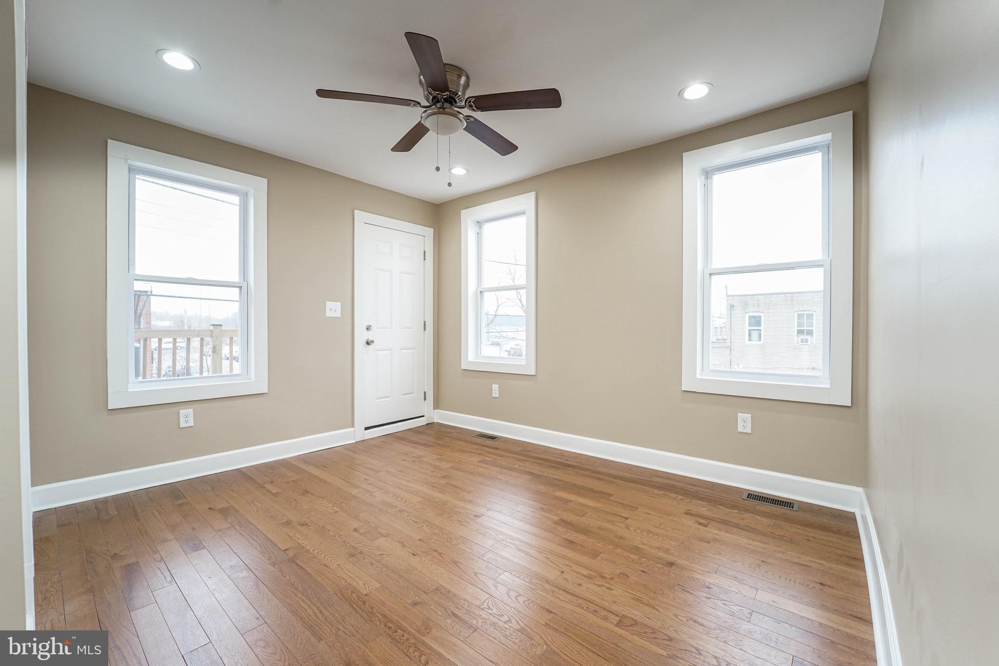 ELWOOD PARK - Residential