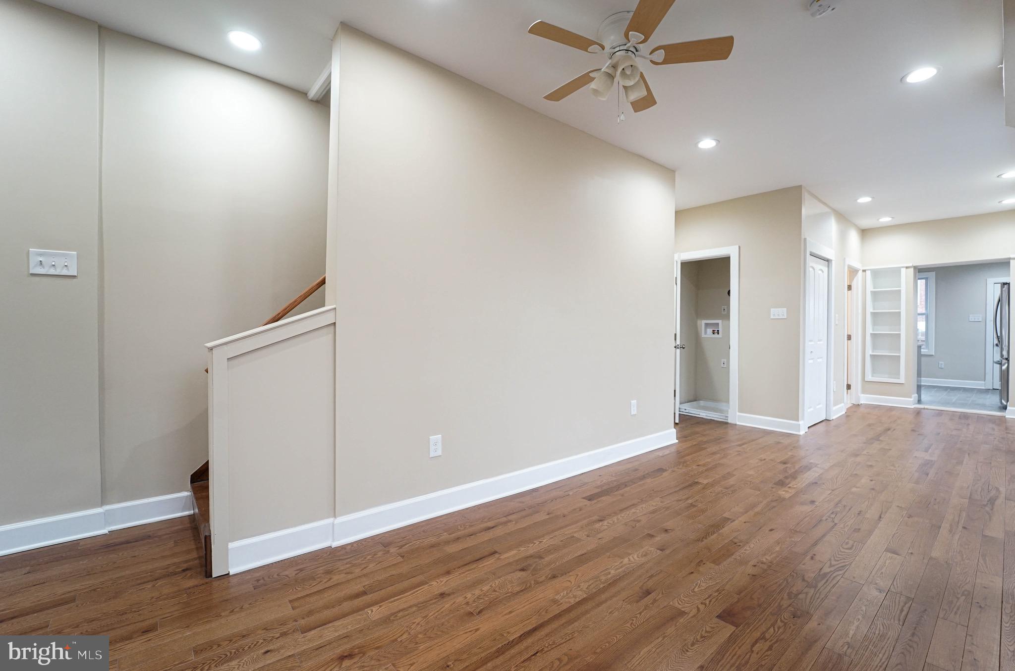 3042 E MONUMENT STREET