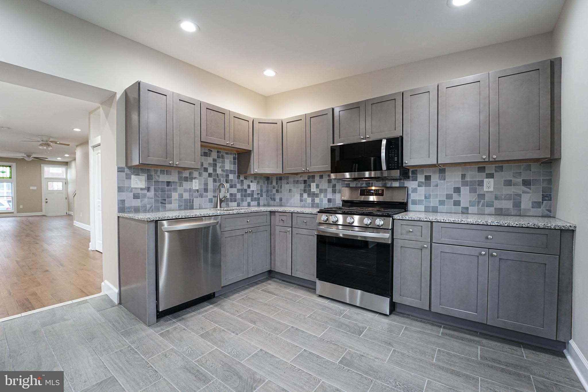 ELWOOD PARK - Residential