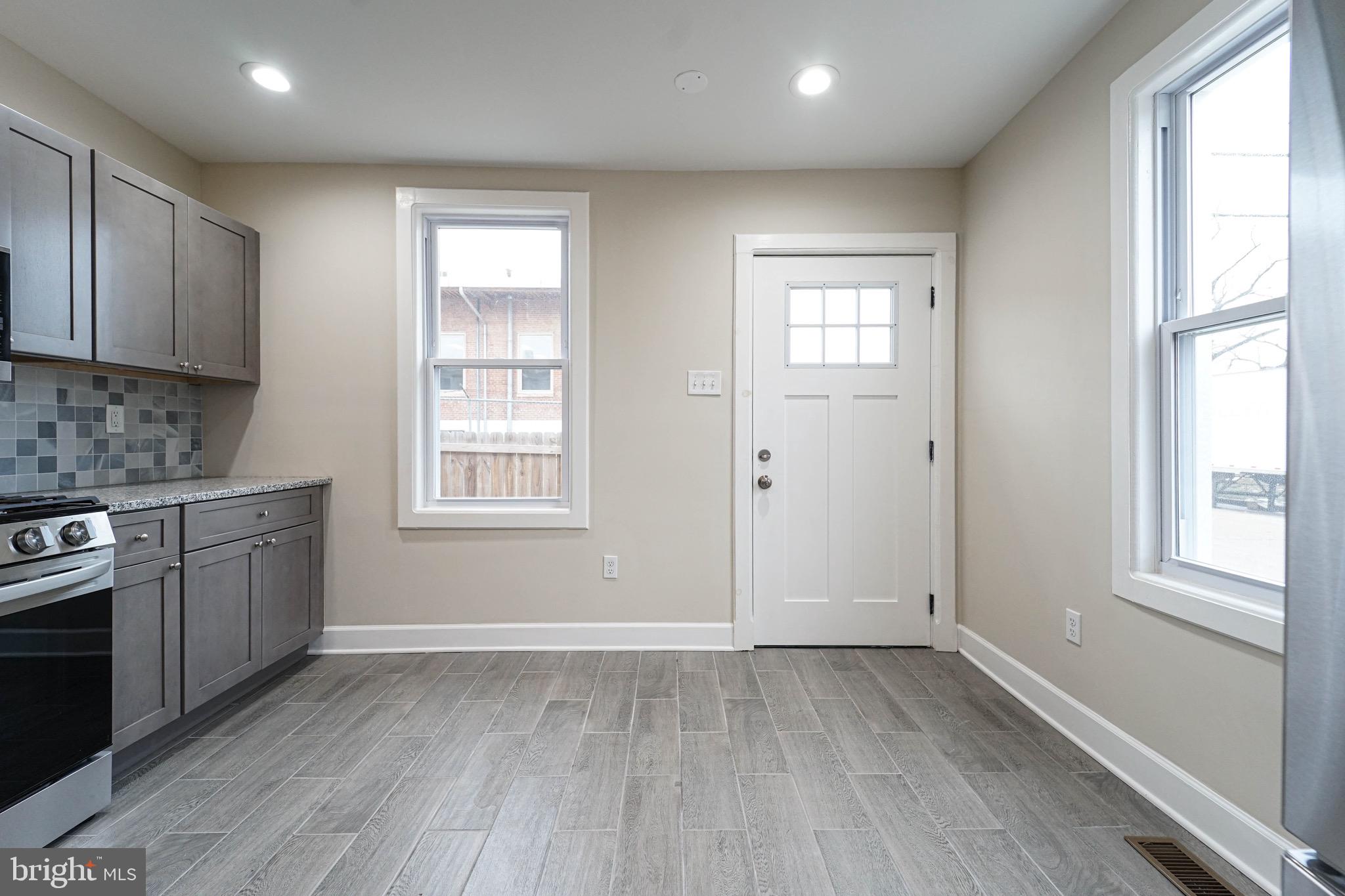 ELWOOD PARK - Residential