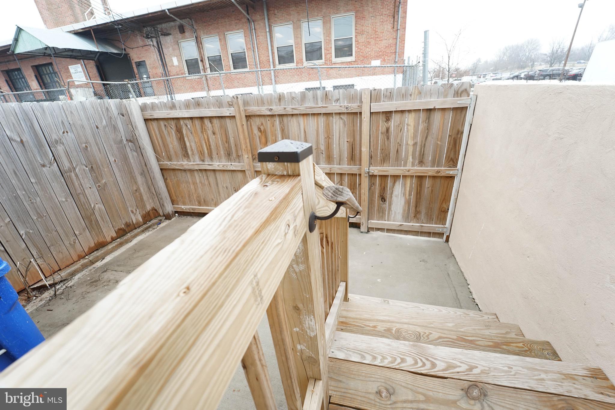 ELWOOD PARK - Residential