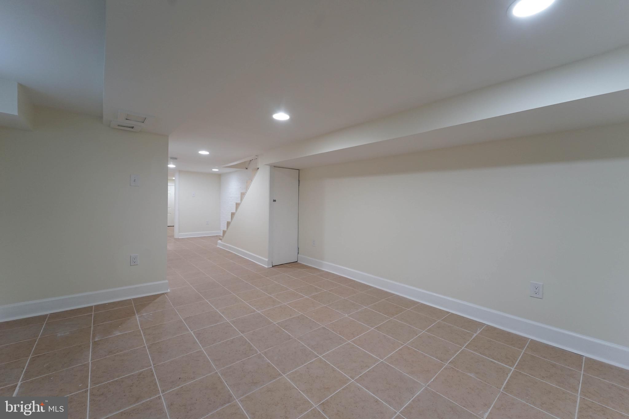 ELWOOD PARK - Residential