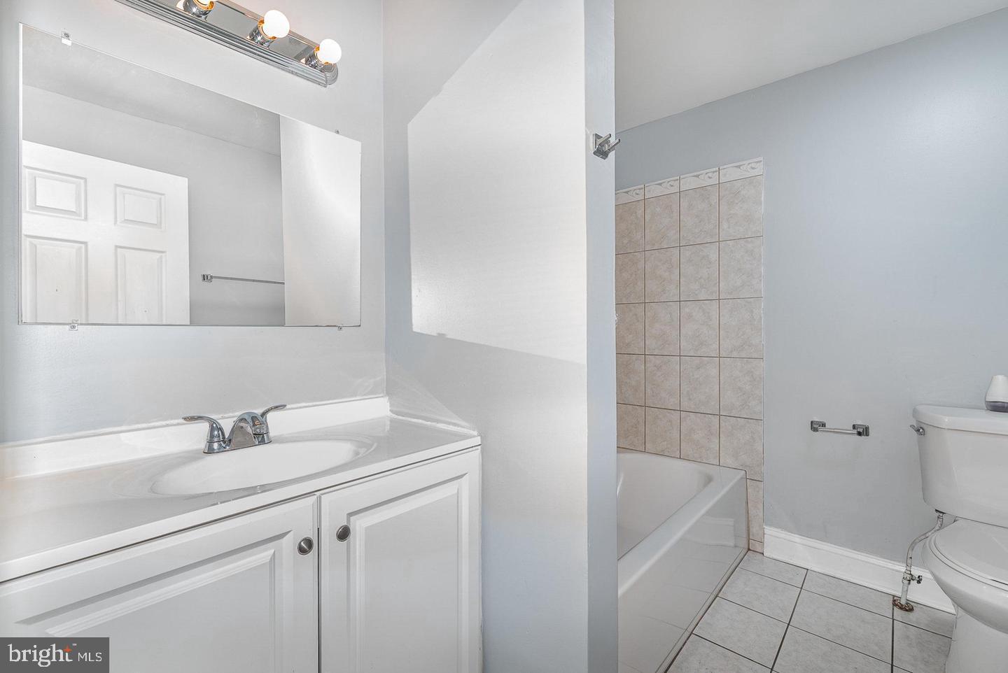 GREEKTOWN - Residential Lease