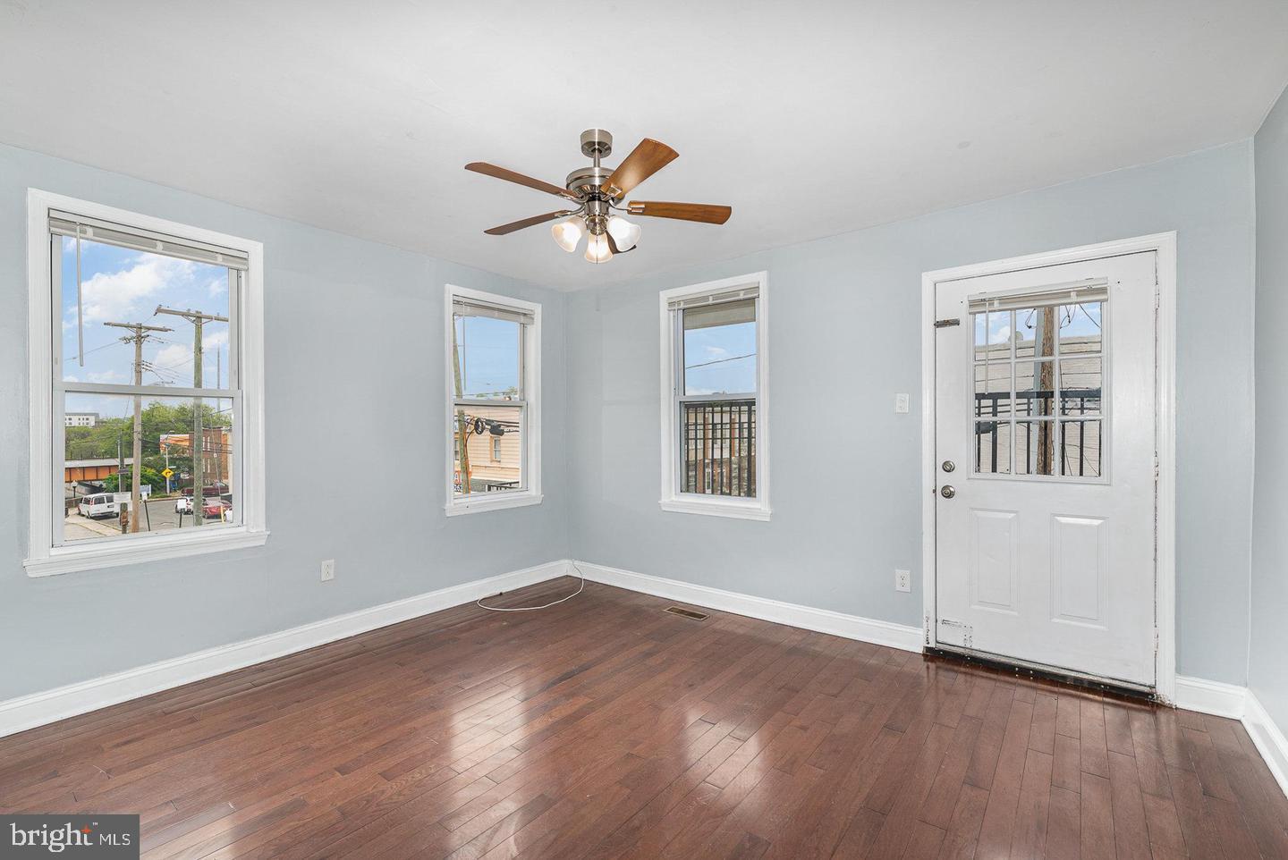 GREEKTOWN - Residential Lease