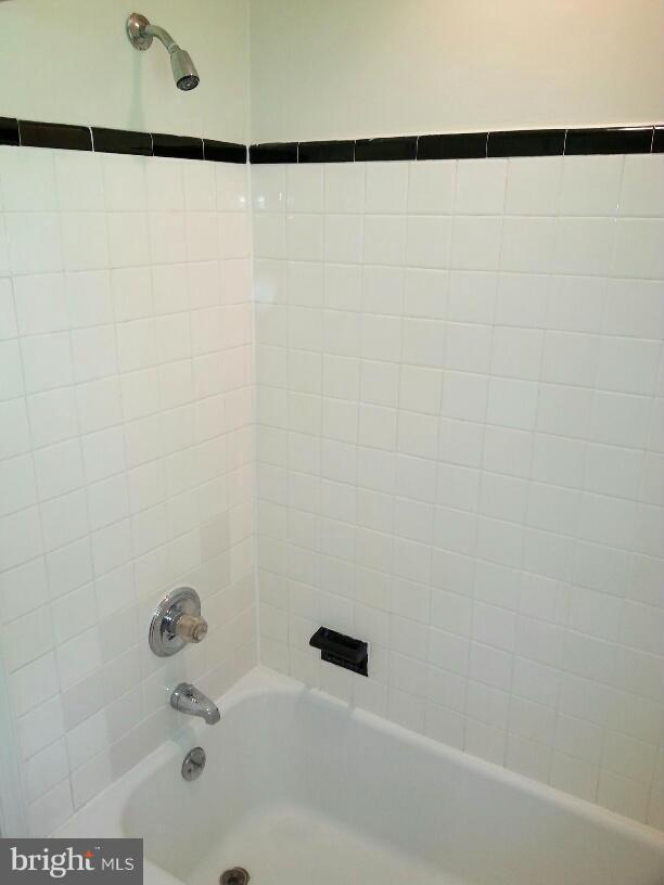 KENSINGTON ESTATES - Residential Lease